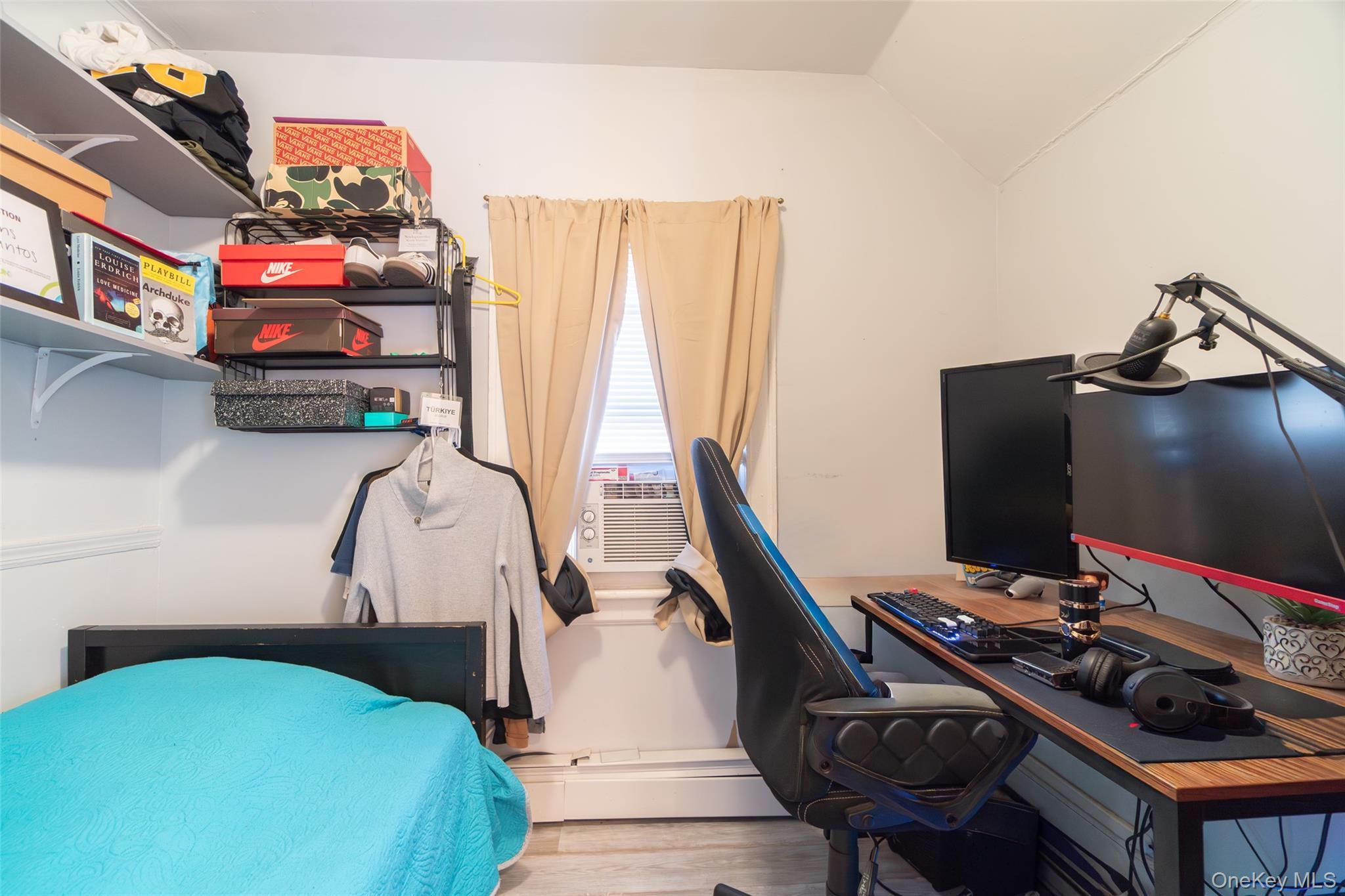 Single Family Linden  Nassau County, NY 11550, MLS-984746-21