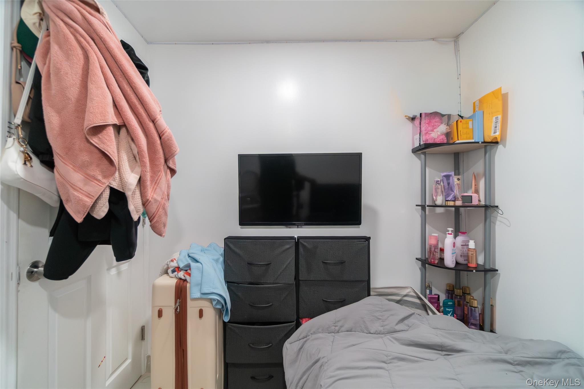 Single Family Linden  Nassau County, NY 11550, MLS-984746-28