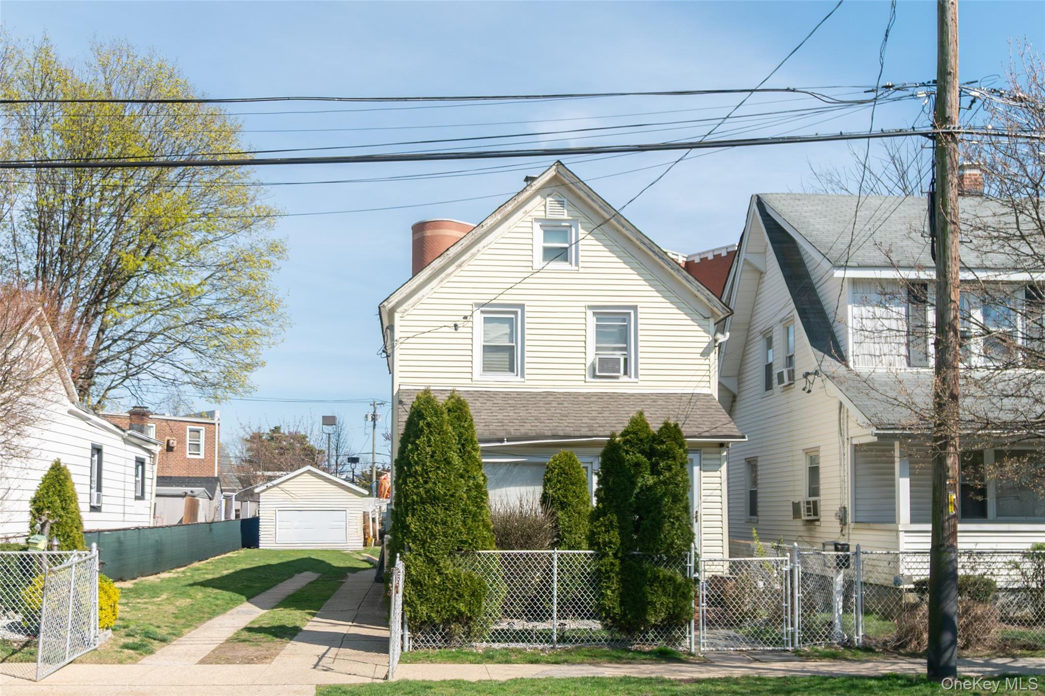 Single Family Linden  Nassau County, NY 11550, MLS-984746-3