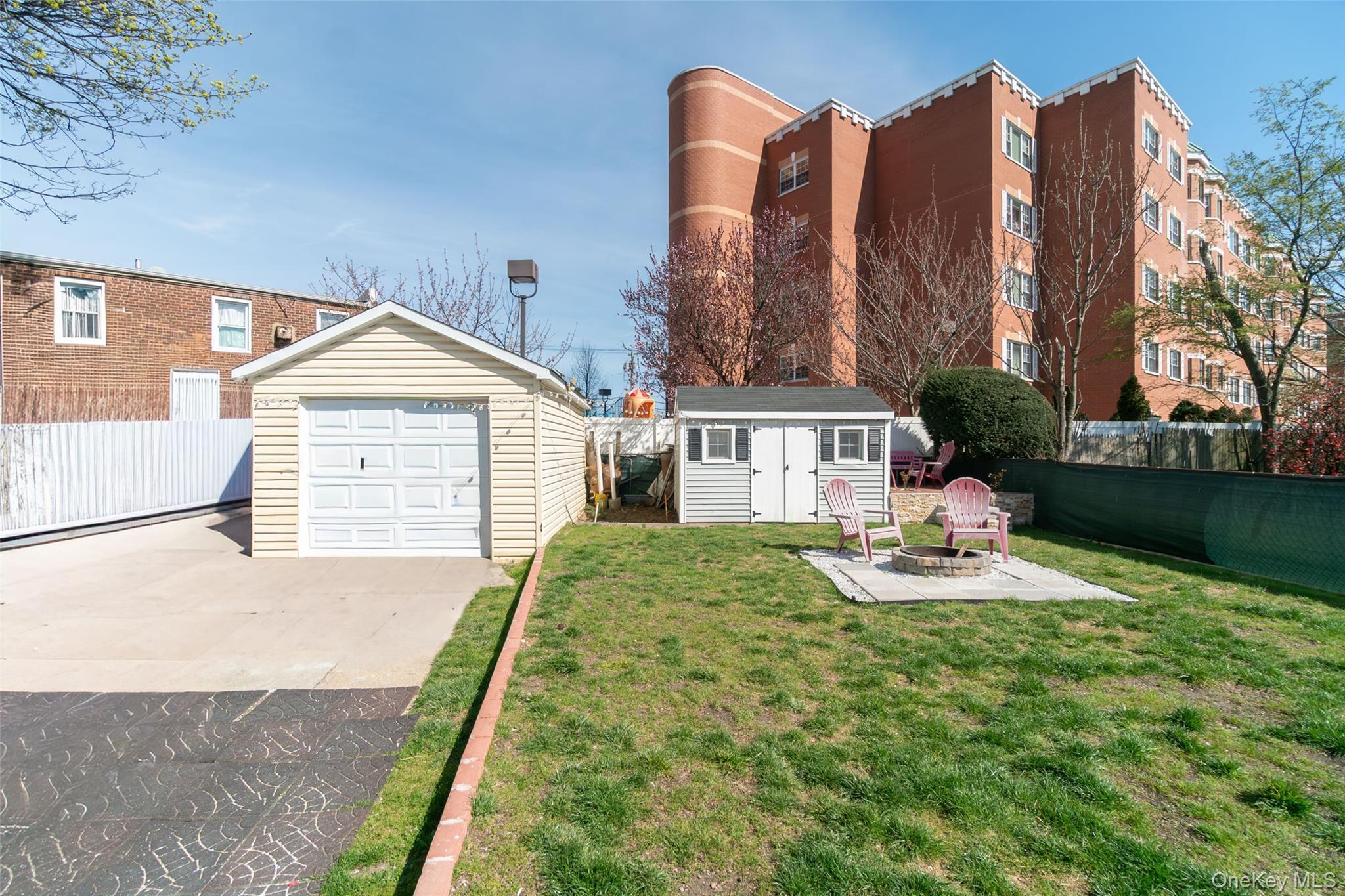 Single Family Linden  Nassau County, NY 11550, MLS-984746-31