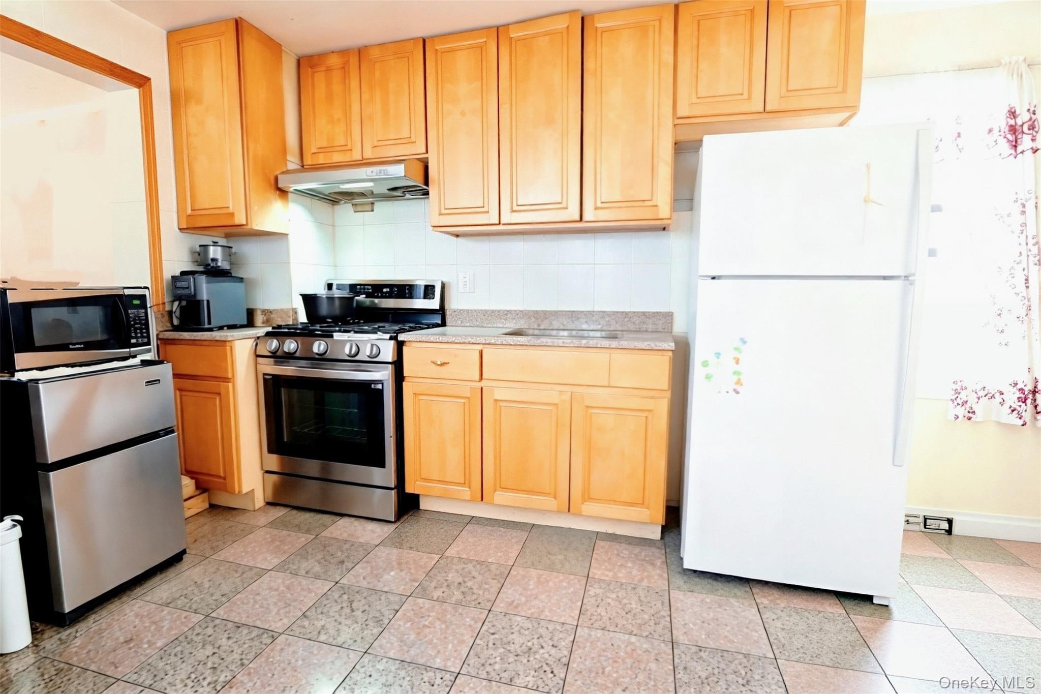 Single Family 163rd Street  Queens, NY 11358, MLS-984749-15