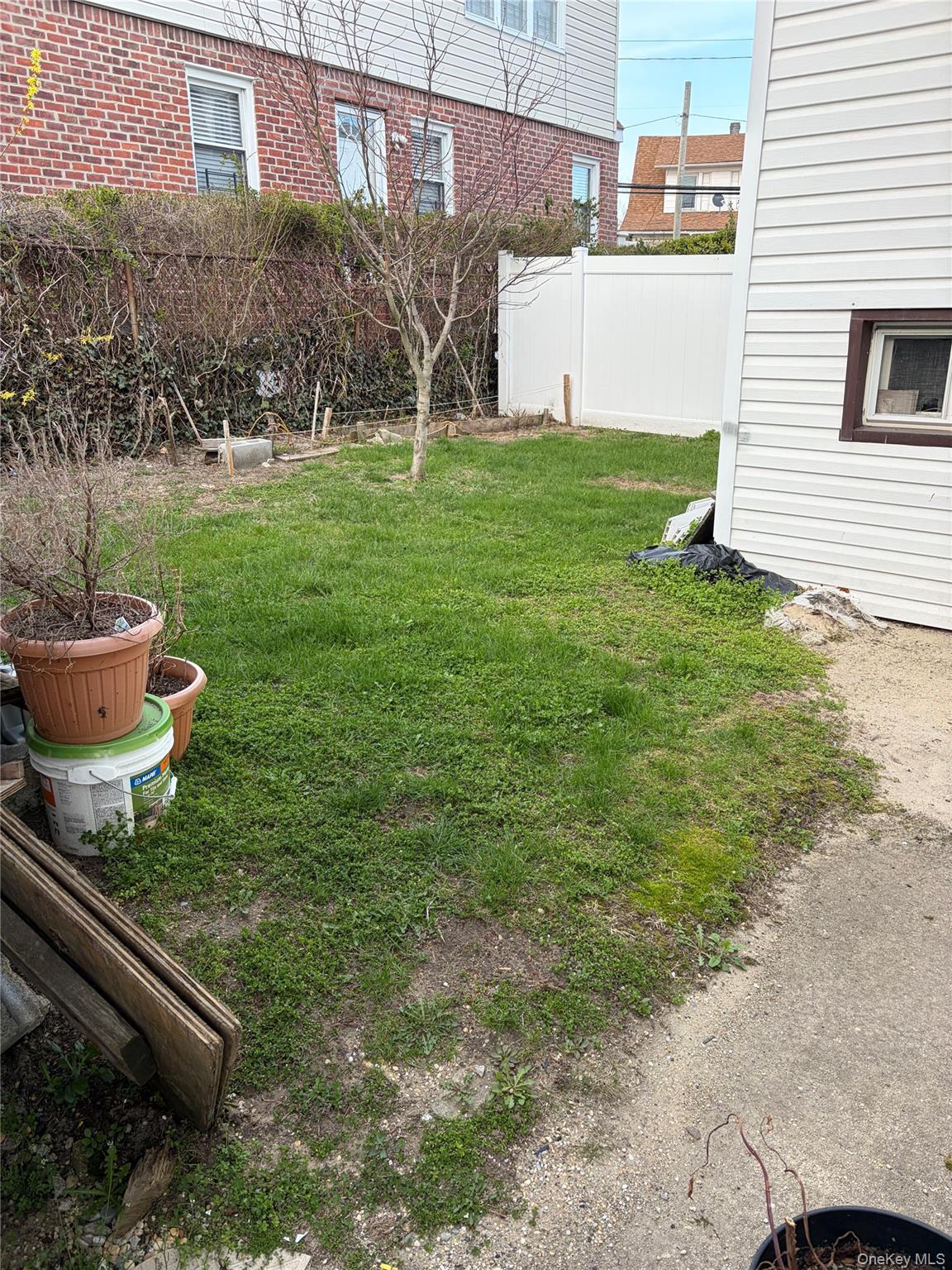 Single Family Deerfield  Queens, NY 11691, MLS-984792-9