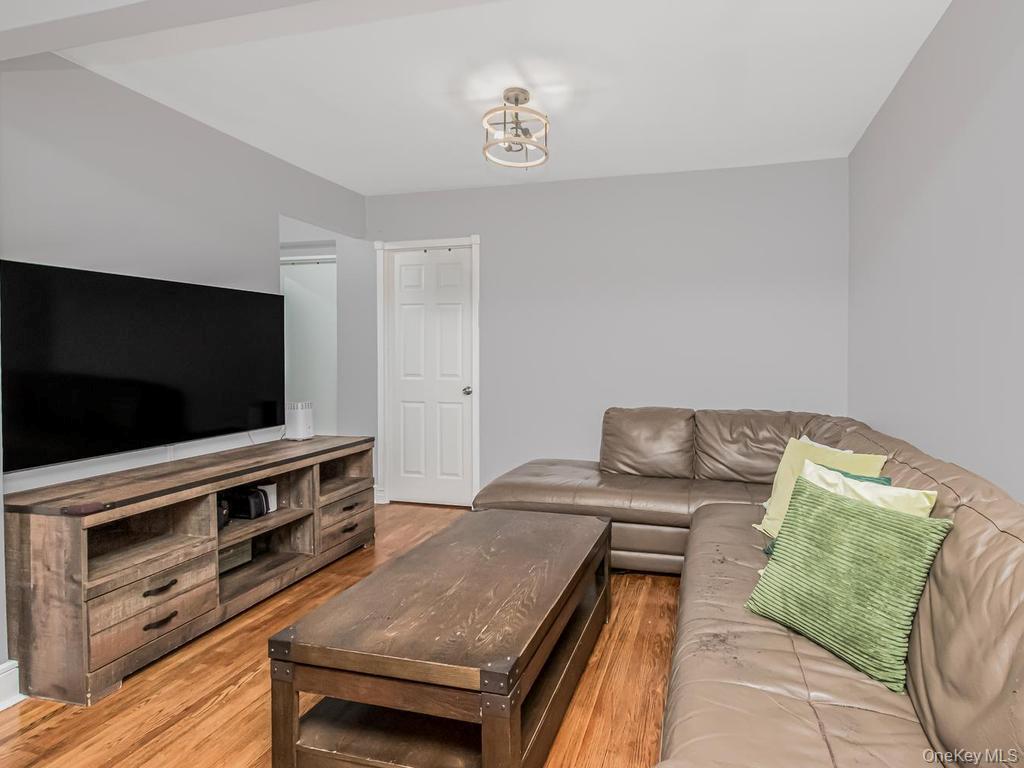 Coop Broadway  Bronx, NY 10471, MLS-984795-4