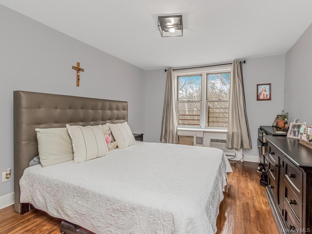 Coop Broadway  Bronx, NY 10471, MLS-984795-7