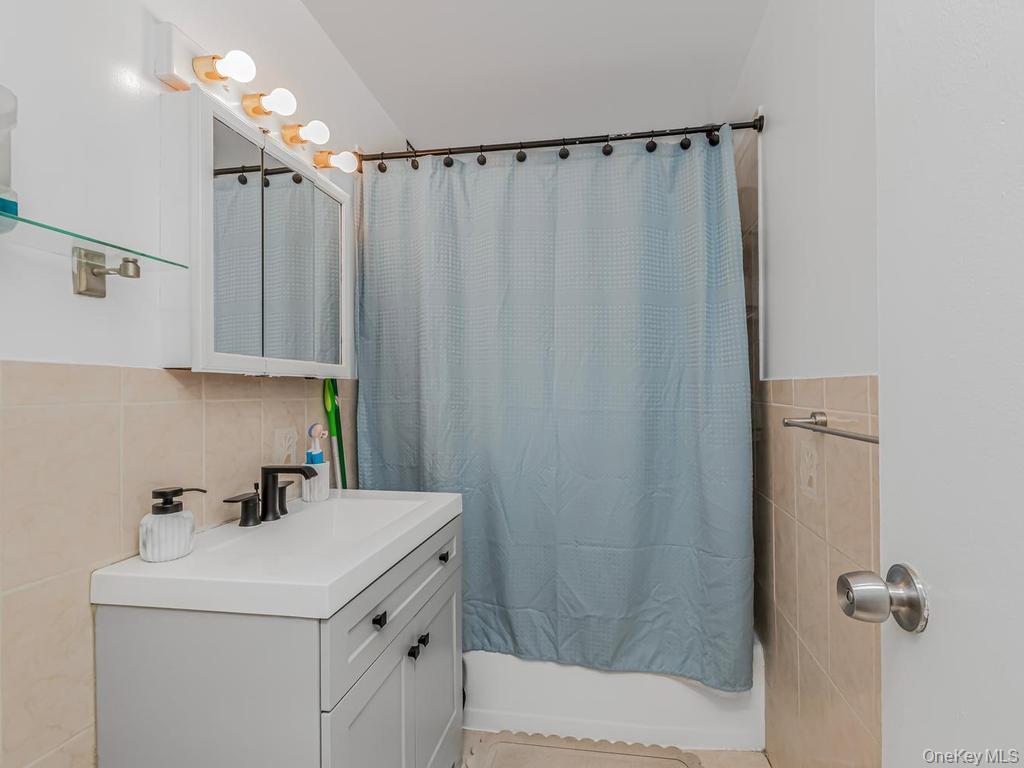 Coop Broadway  Bronx, NY 10471, MLS-984795-9