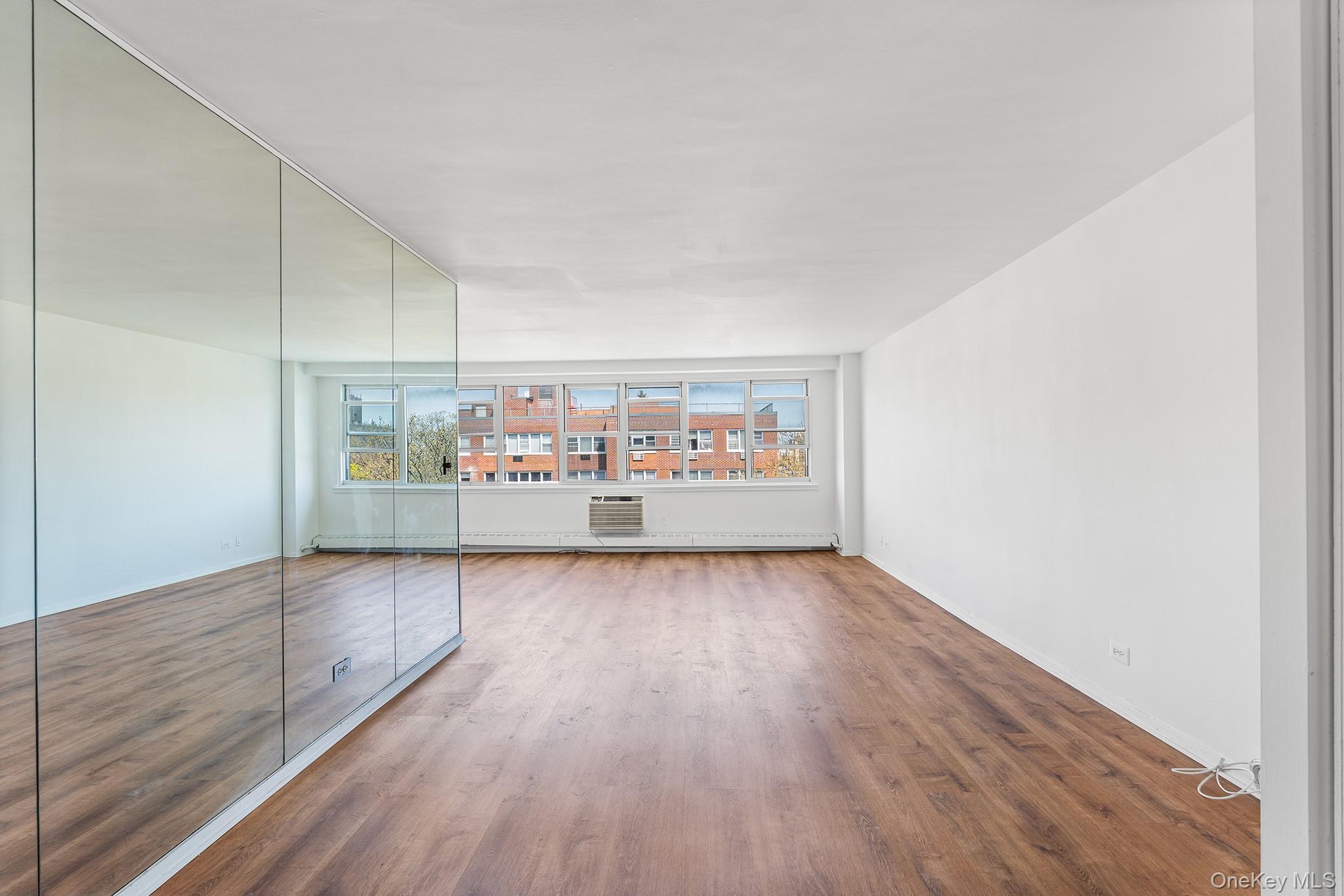 Coop Highland  Queens, NY 11432, MLS-984825-4