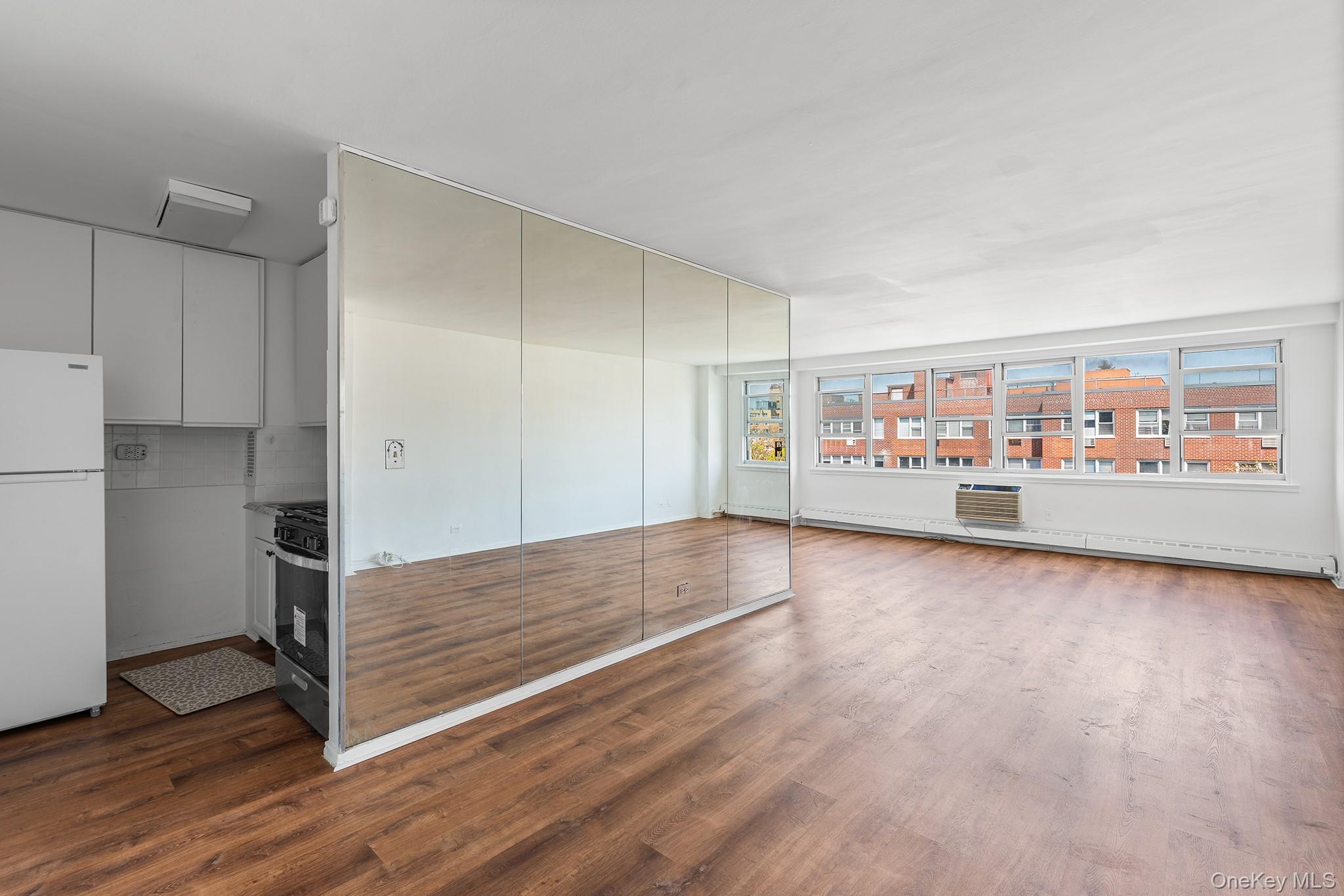 Coop Highland  Queens, NY 11432, MLS-984825-5