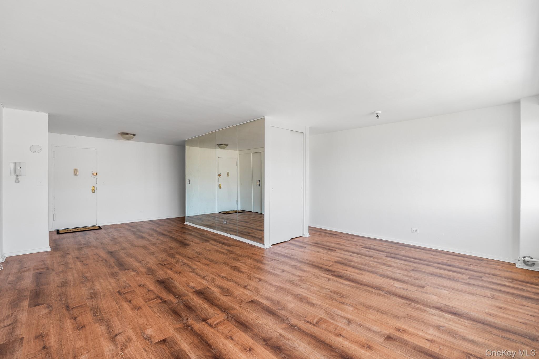 Coop Highland  Queens, NY 11432, MLS-984825-8