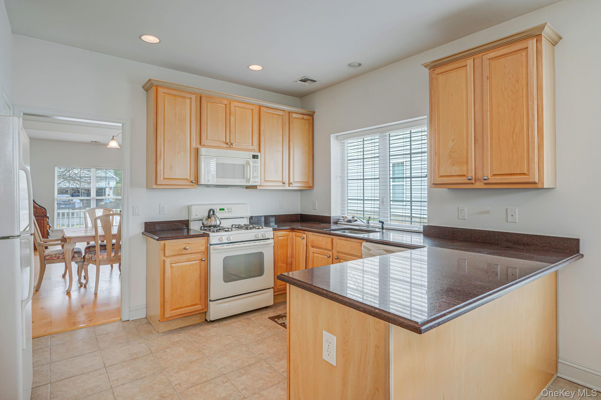 Single Family Oakhurst  Suffolk County, NY 11766, MLS-984832-14