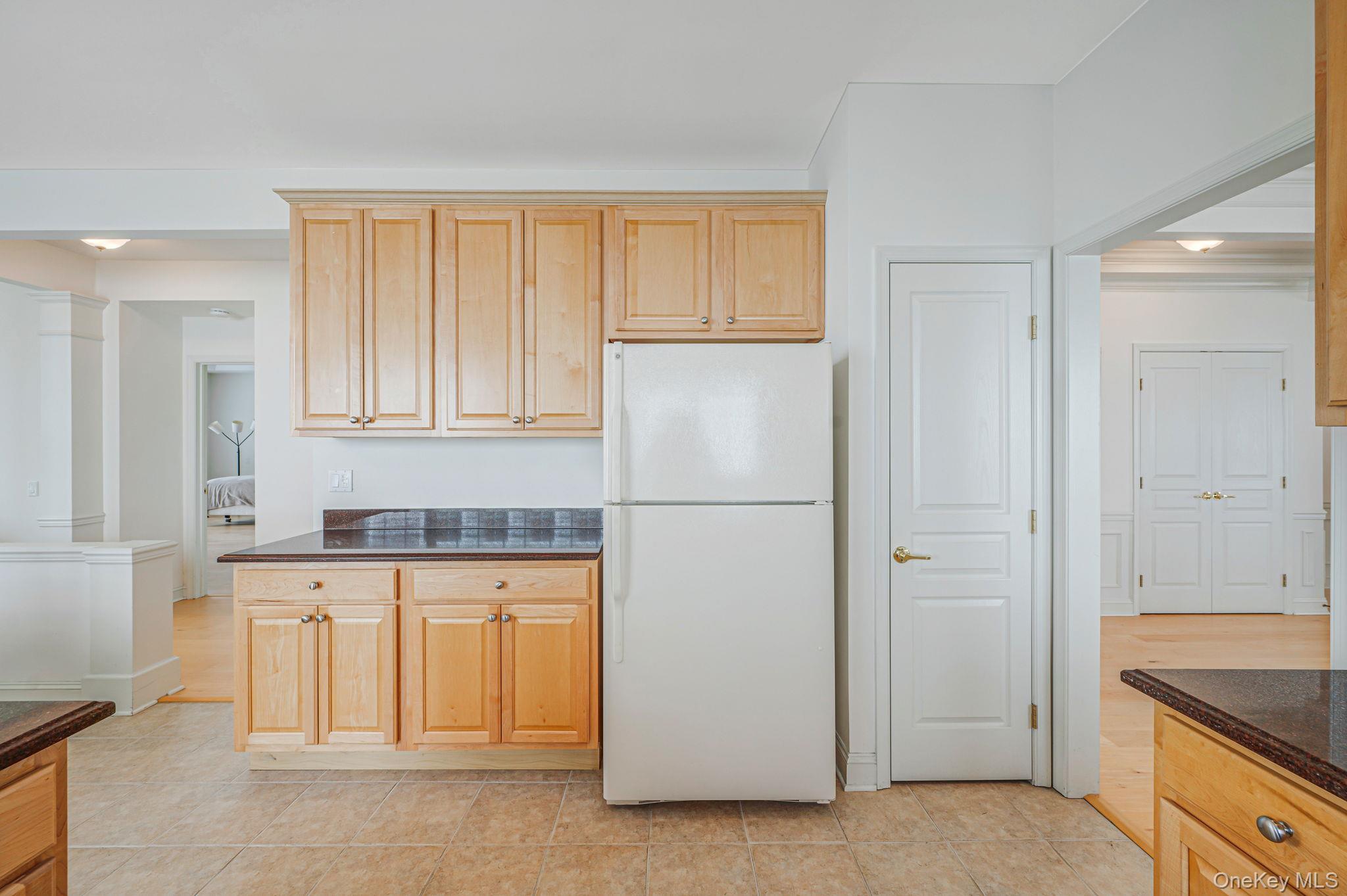 Single Family Oakhurst  Suffolk County, NY 11766, MLS-984832-15