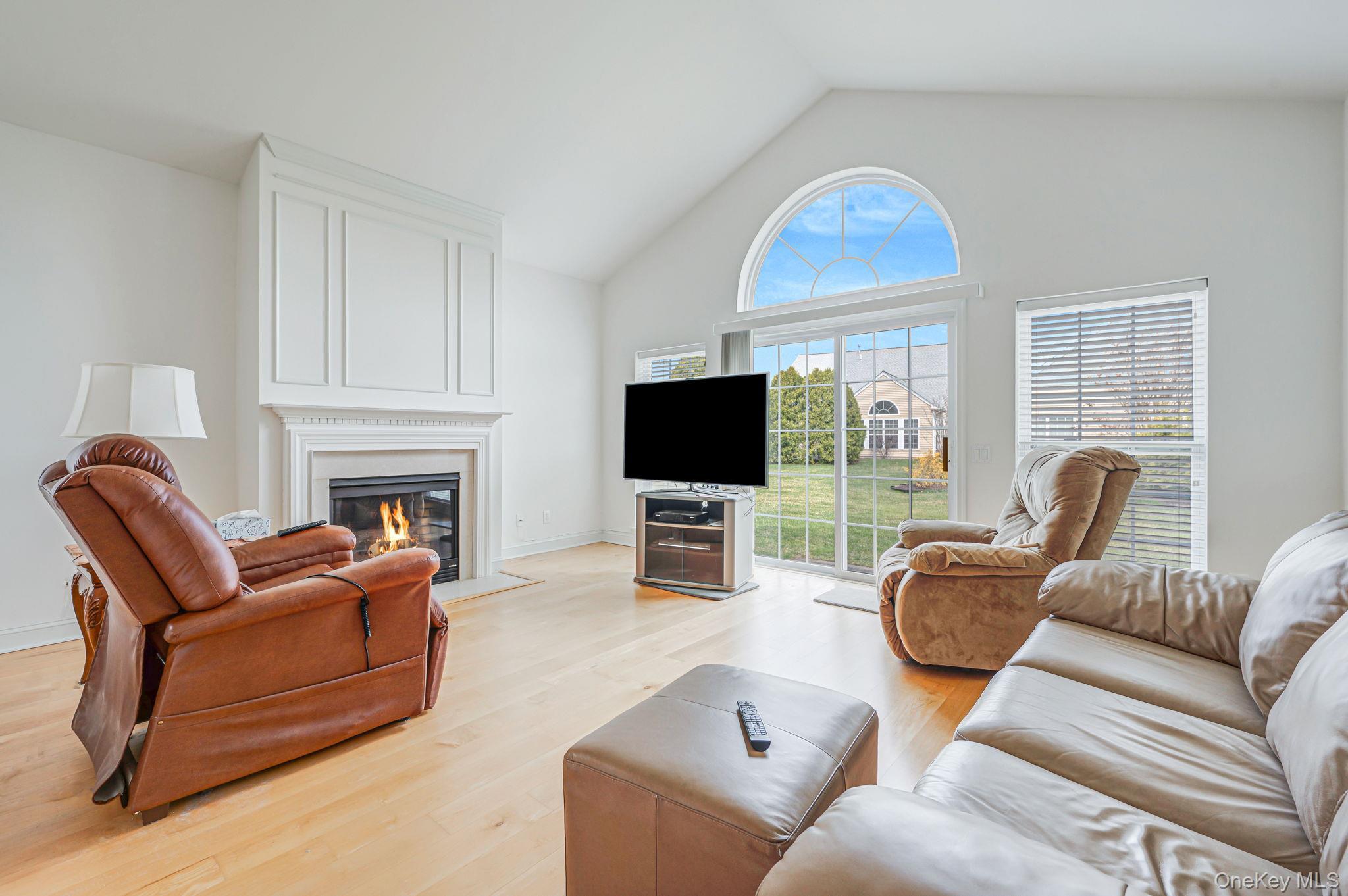 Single Family Oakhurst  Suffolk County, NY 11766, MLS-984832-18
