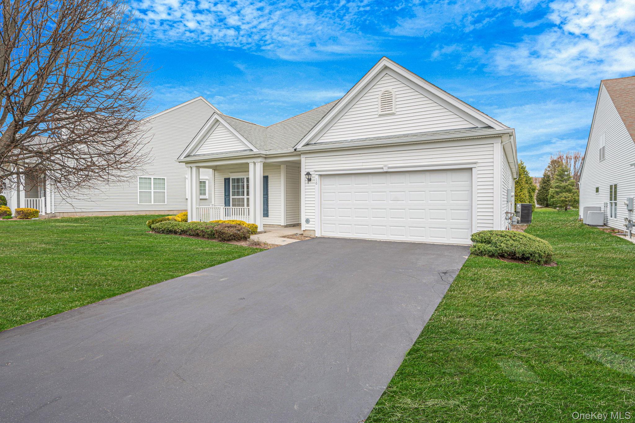 Single Family Oakhurst  Suffolk County, NY 11766, MLS-984832-2