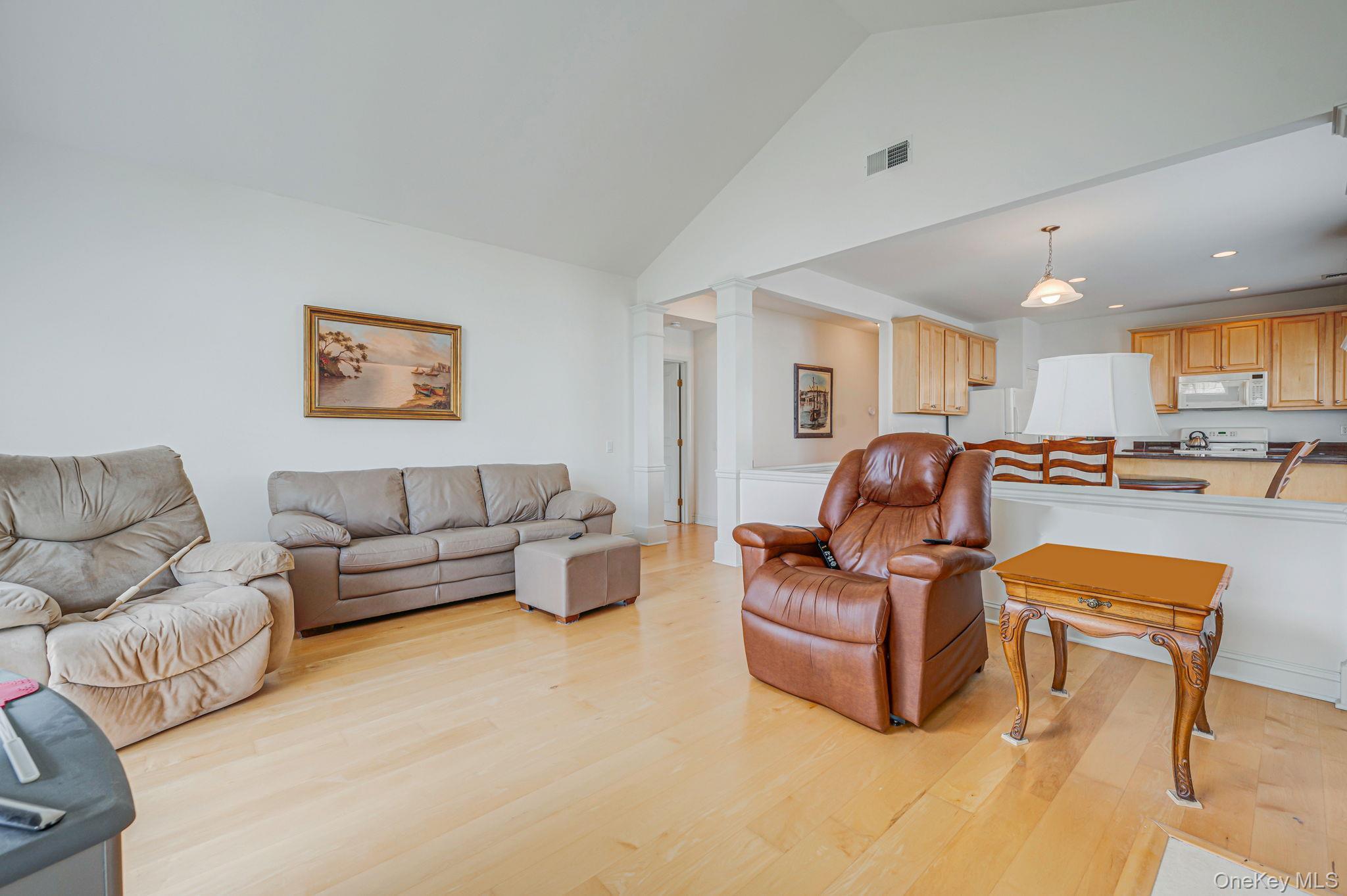 Single Family Oakhurst  Suffolk County, NY 11766, MLS-984832-20