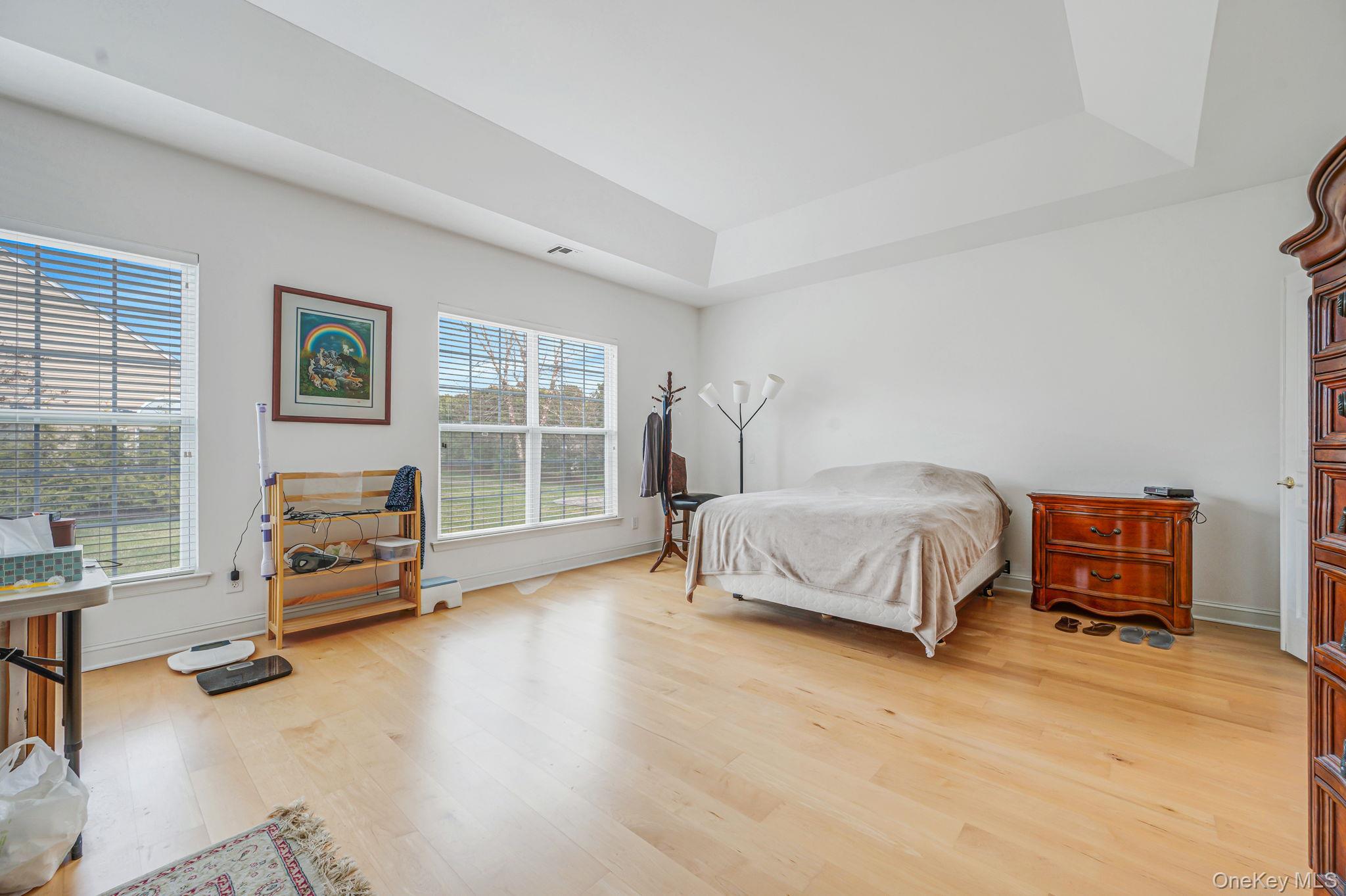 Single Family Oakhurst  Suffolk County, NY 11766, MLS-984832-23