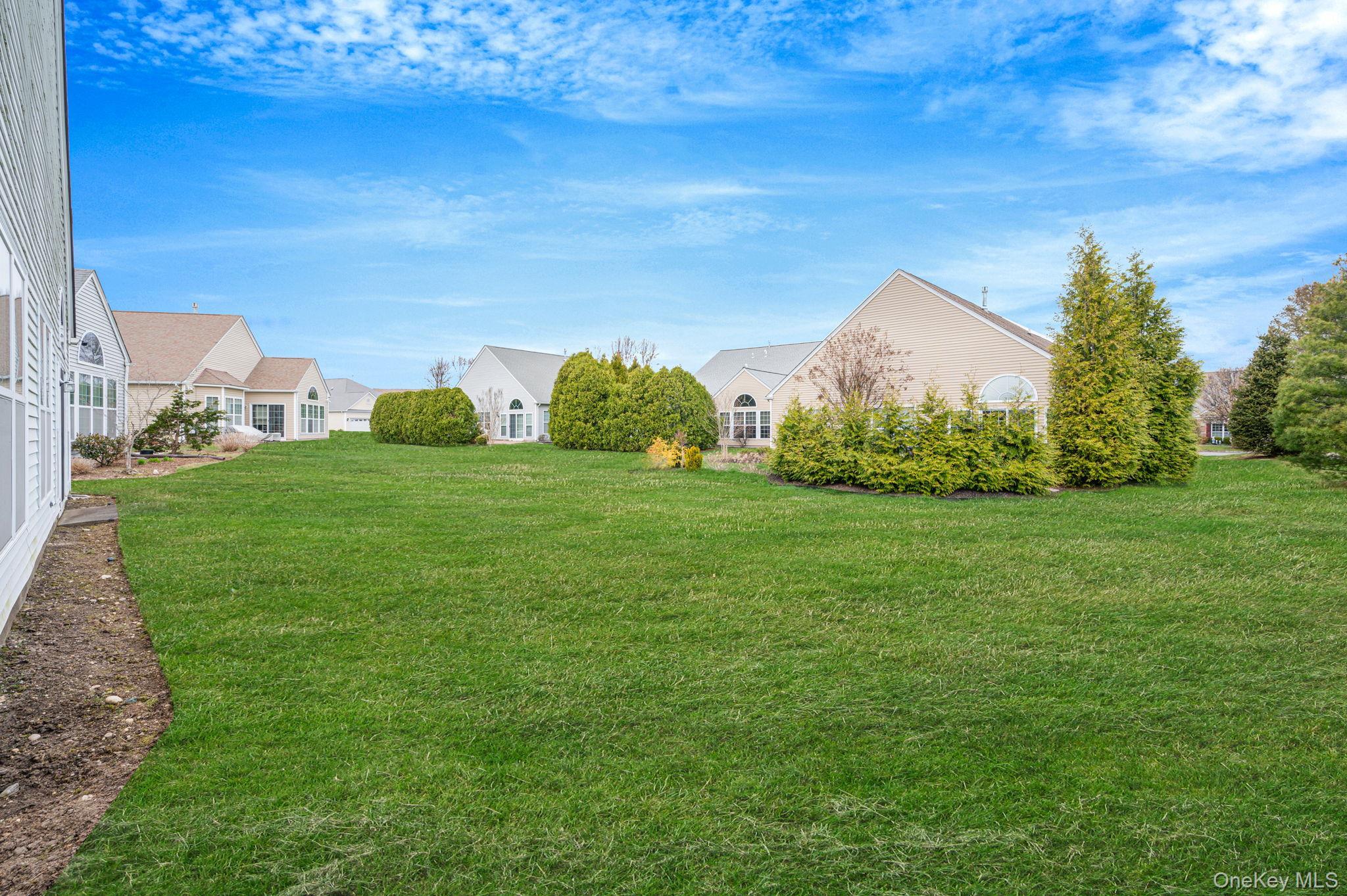 Single Family Oakhurst  Suffolk County, NY 11766, MLS-984832-5