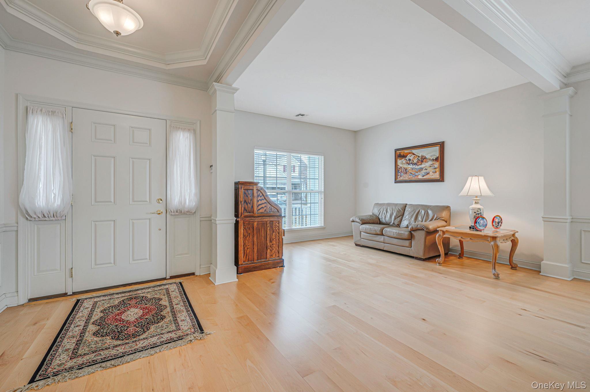Single Family Oakhurst  Suffolk County, NY 11766, MLS-984832-8