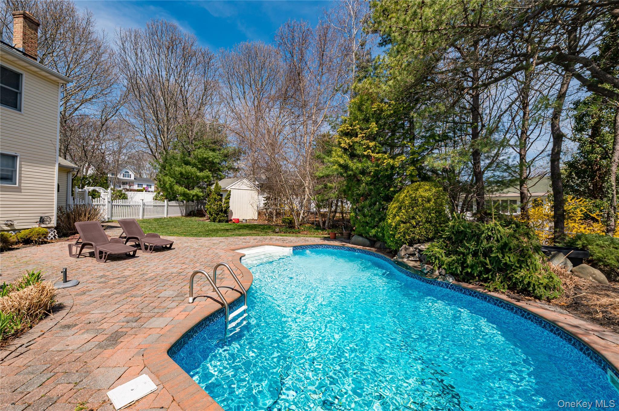Single Family Fairway  Suffolk County, NY 11792, MLS-984839-16