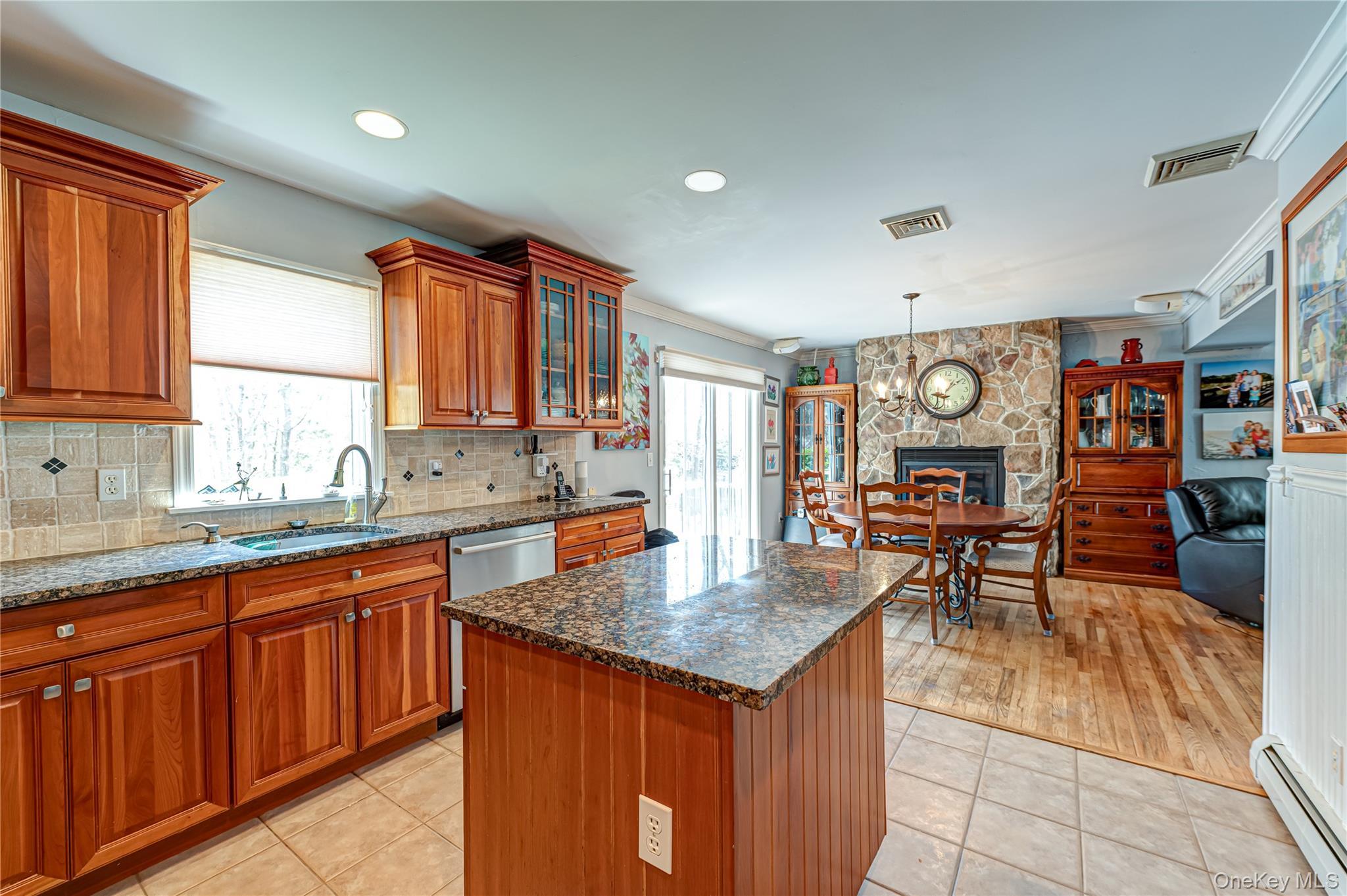 Single Family Fairway  Suffolk County, NY 11792, MLS-984839-5