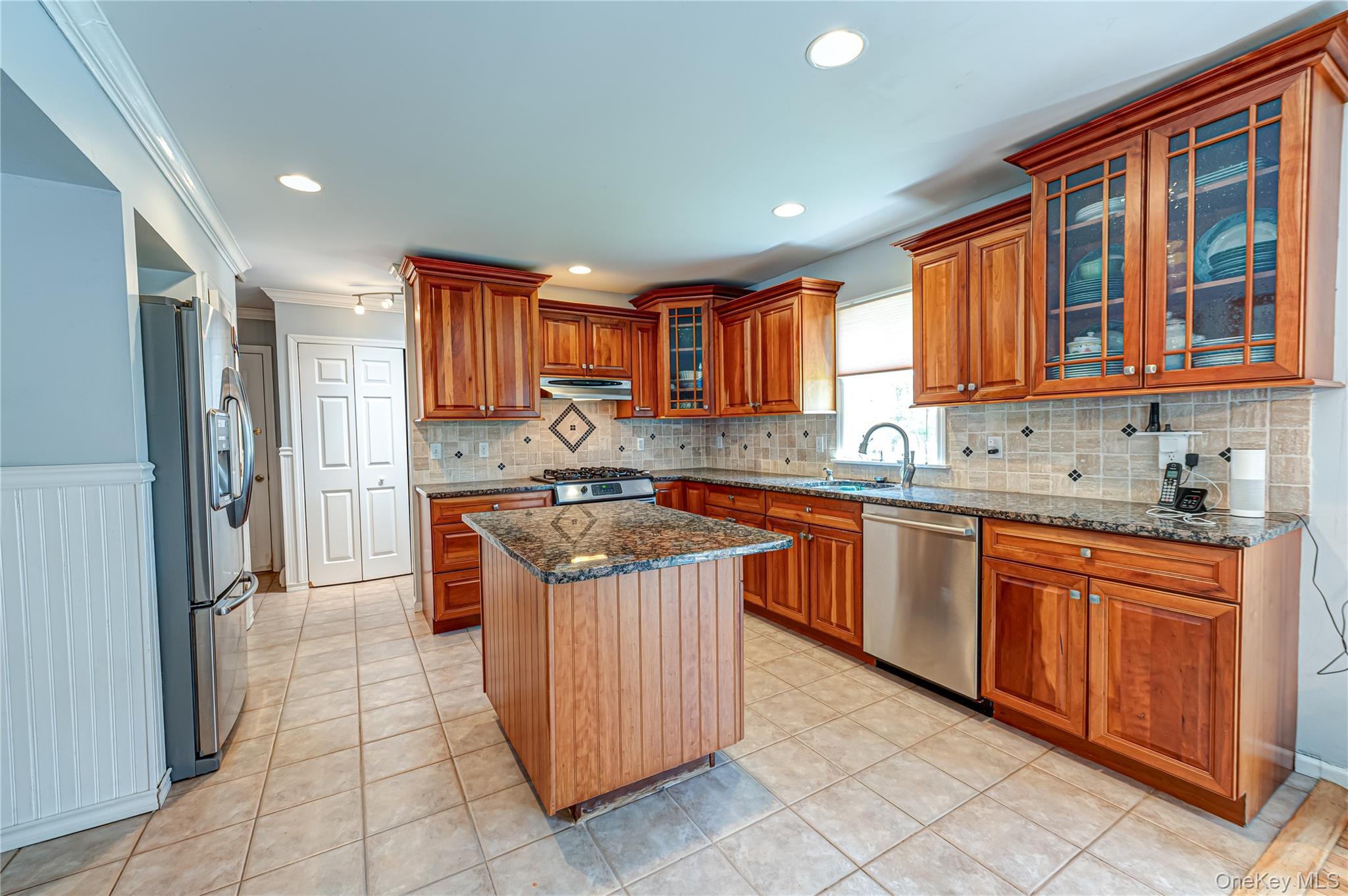Single Family Fairway  Suffolk County, NY 11792, MLS-984839-7