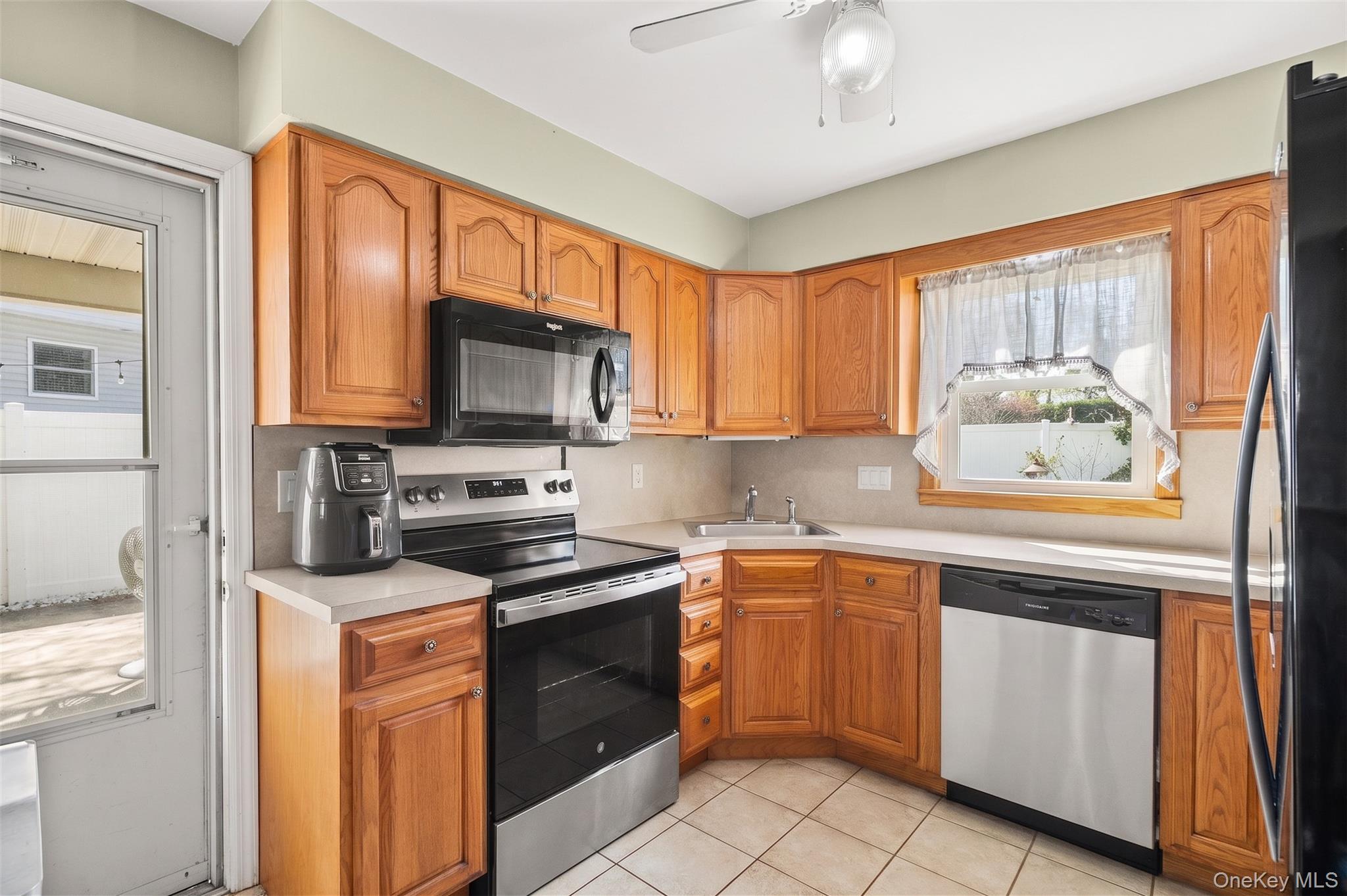 Single Family Erlwein  Nassau County, NY 11758, MLS-984867-2