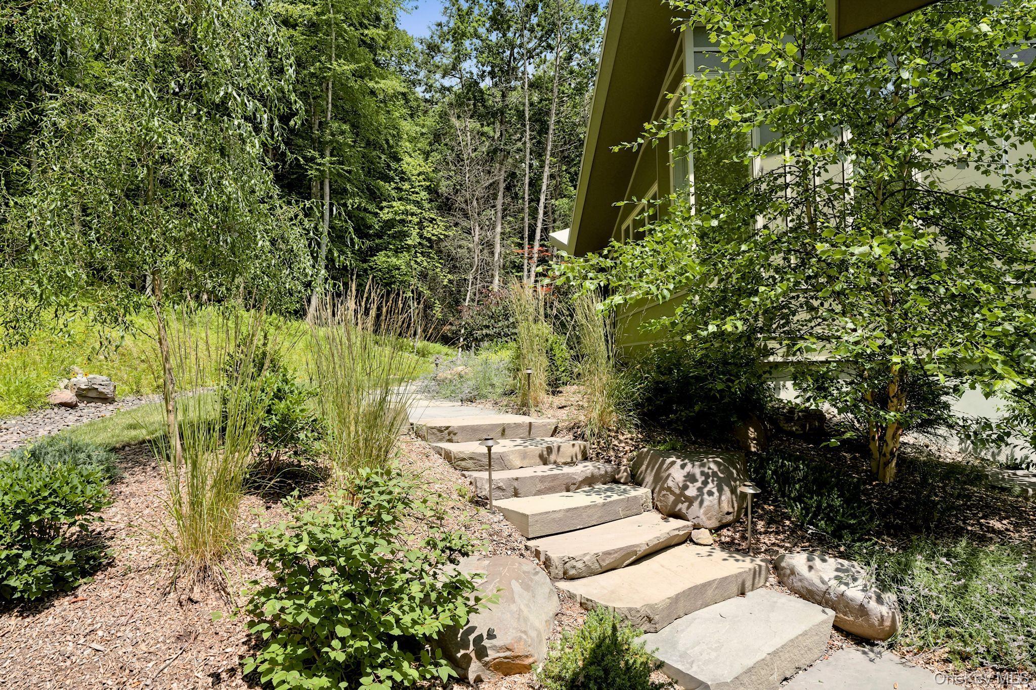 Single Family Oakwood Circle  Ulster County, NY 12484, MLS-984923-3