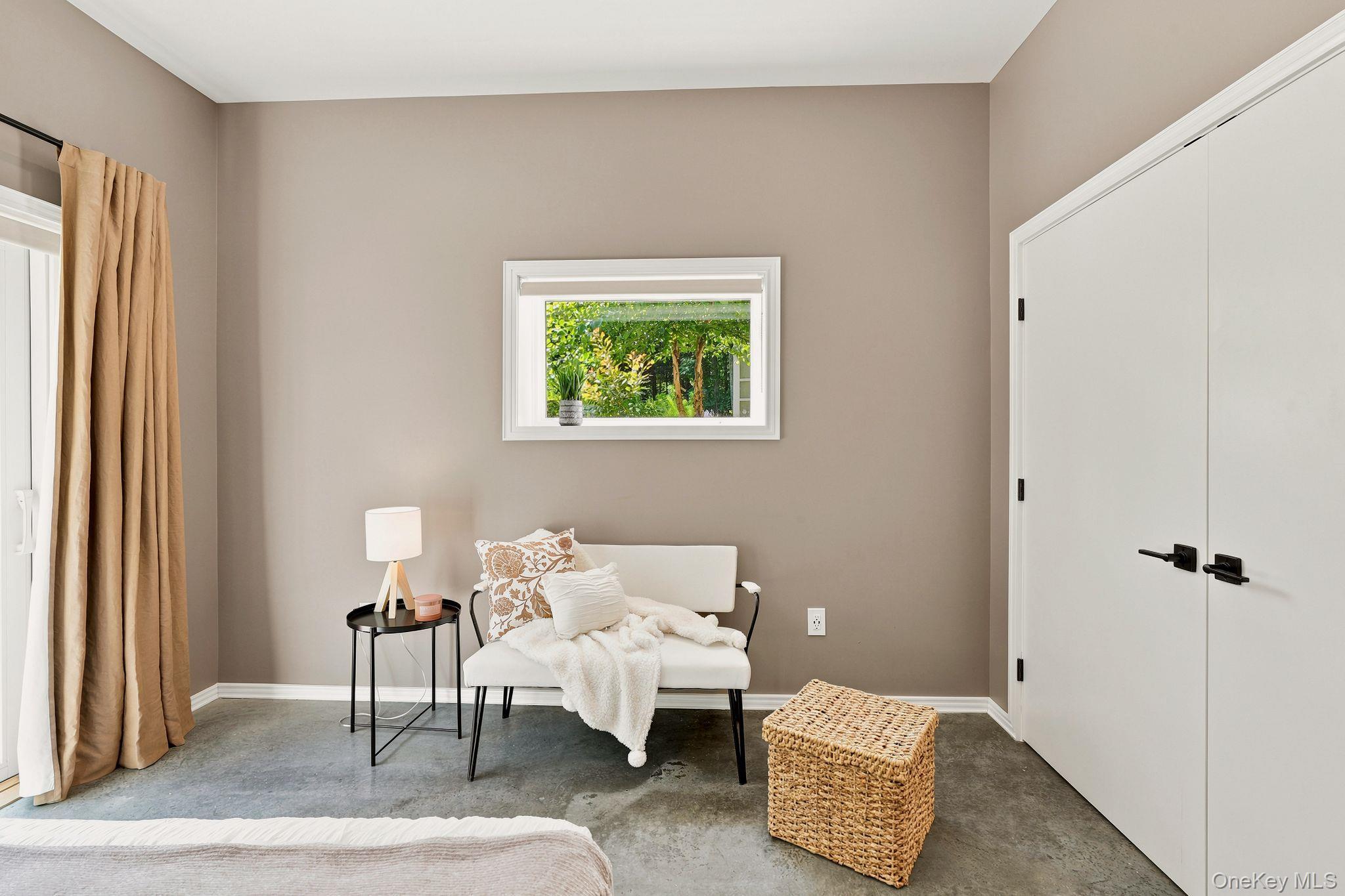 Single Family Oakwood Circle  Ulster County, NY 12484, MLS-984923-31