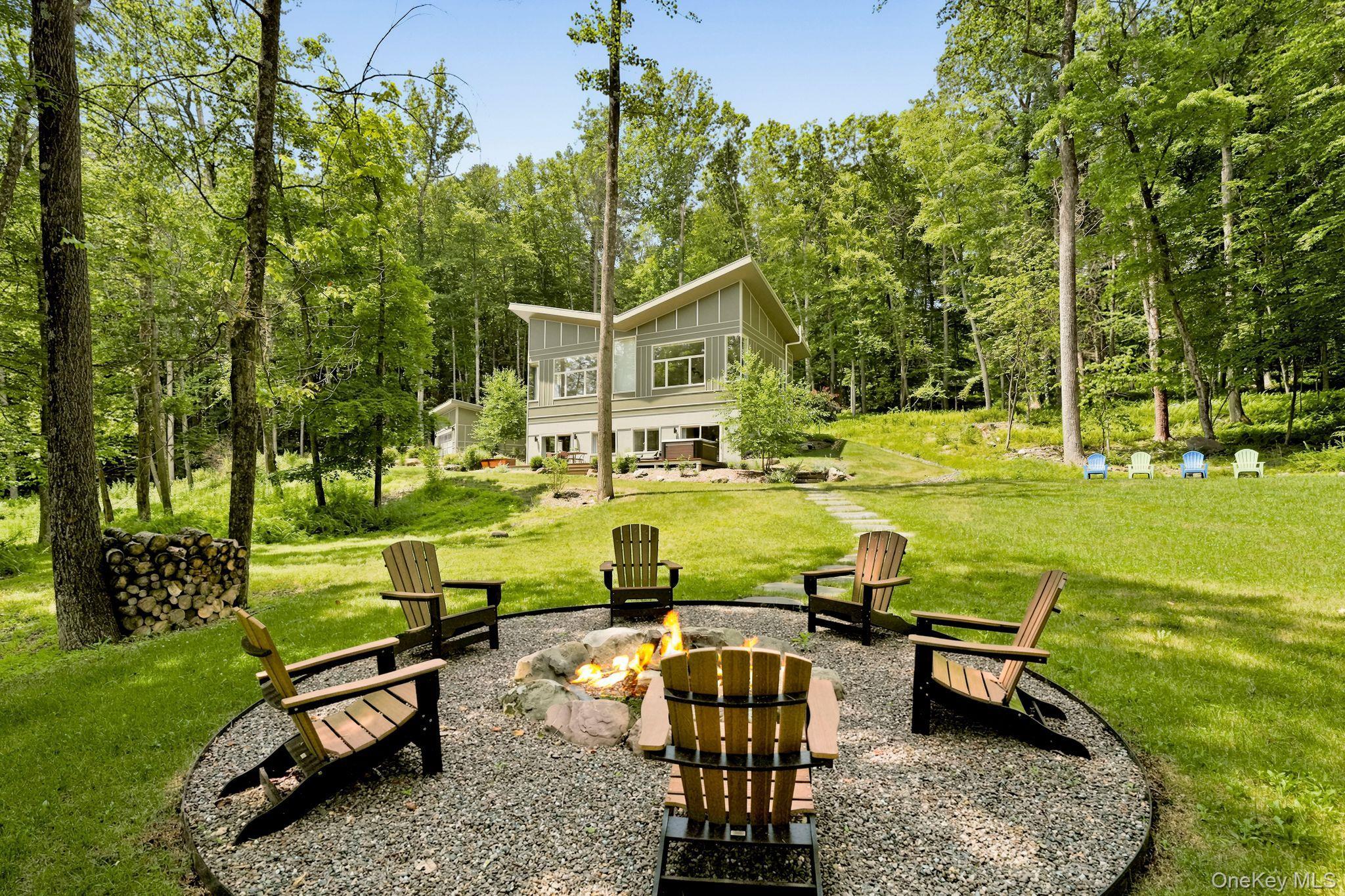 Single Family Oakwood Circle  Ulster County, NY 12484, MLS-984923-34