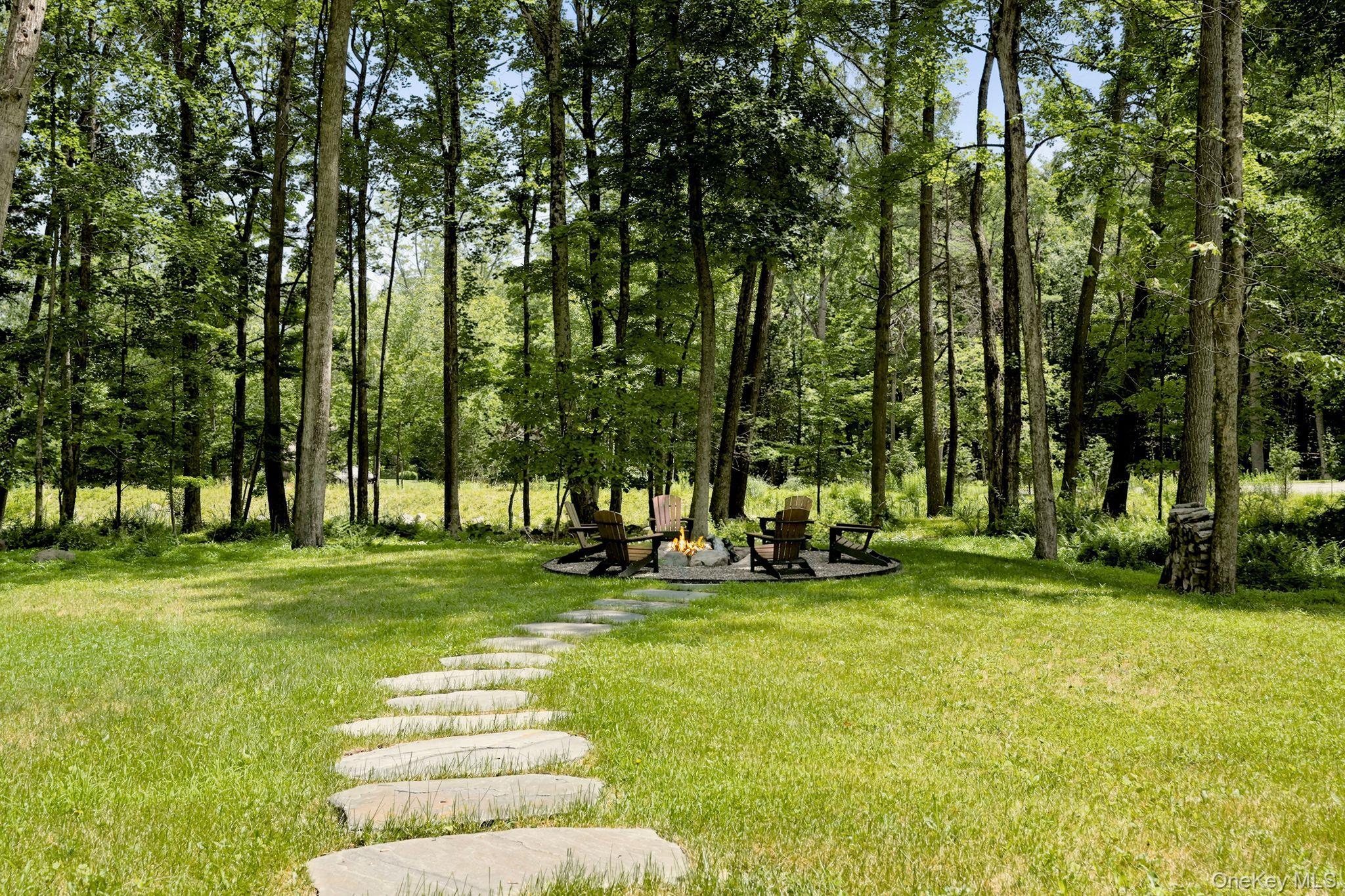 Single Family Oakwood Circle  Ulster County, NY 12484, MLS-984923-36