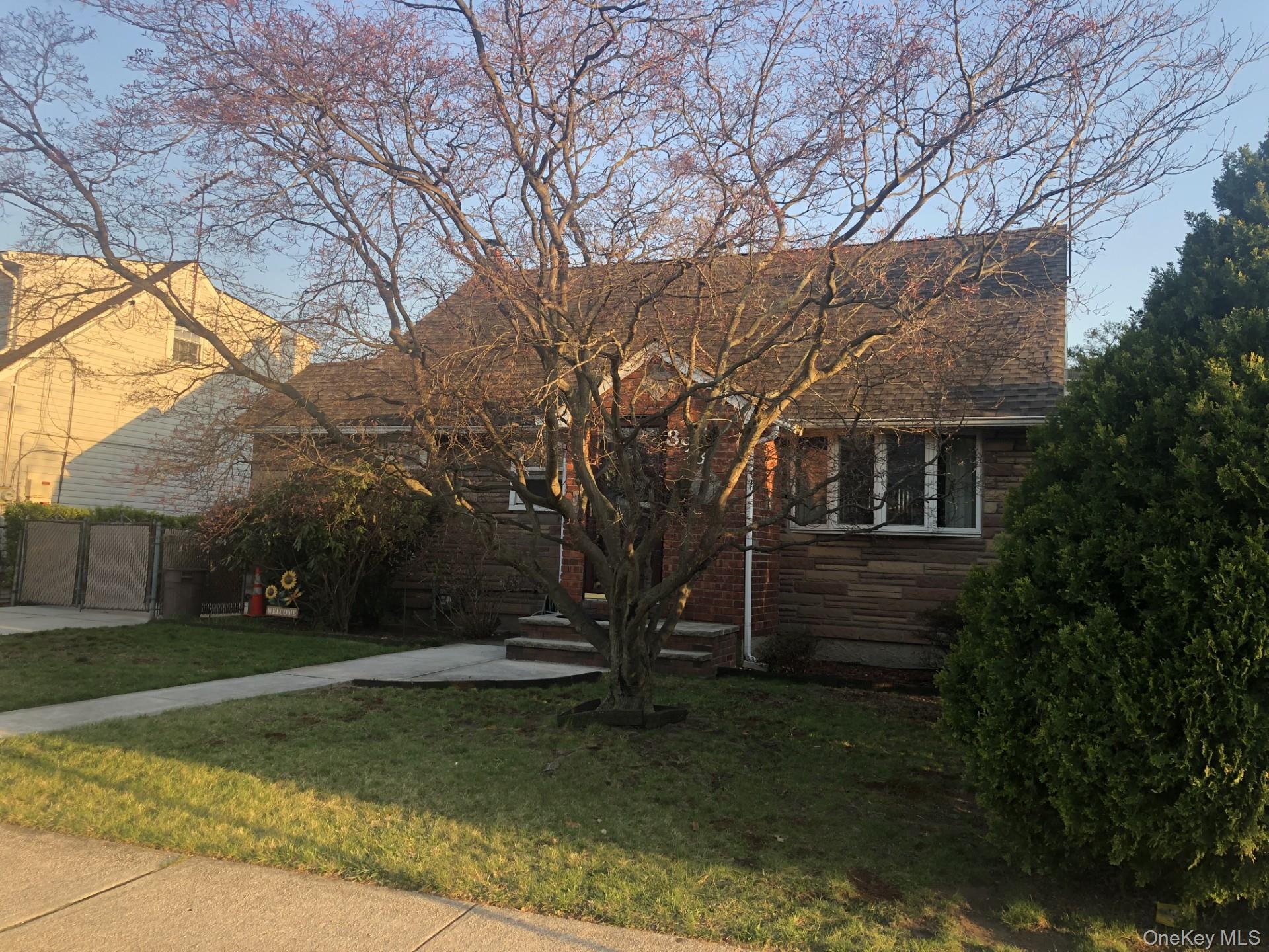 Single Family Hendrickson  Nassau County, NY 11580, MLS-984934-13