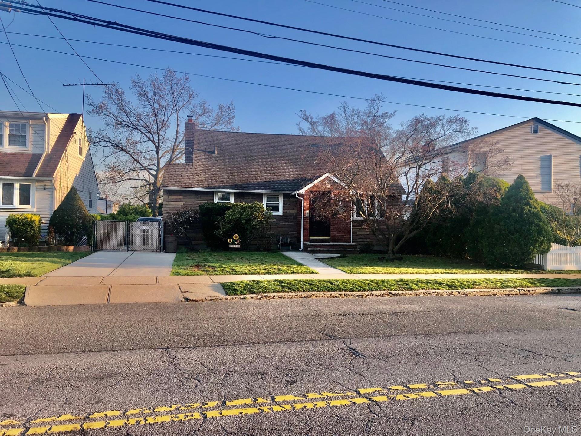Single Family Hendrickson  Nassau County, NY 11580, MLS-984934-22