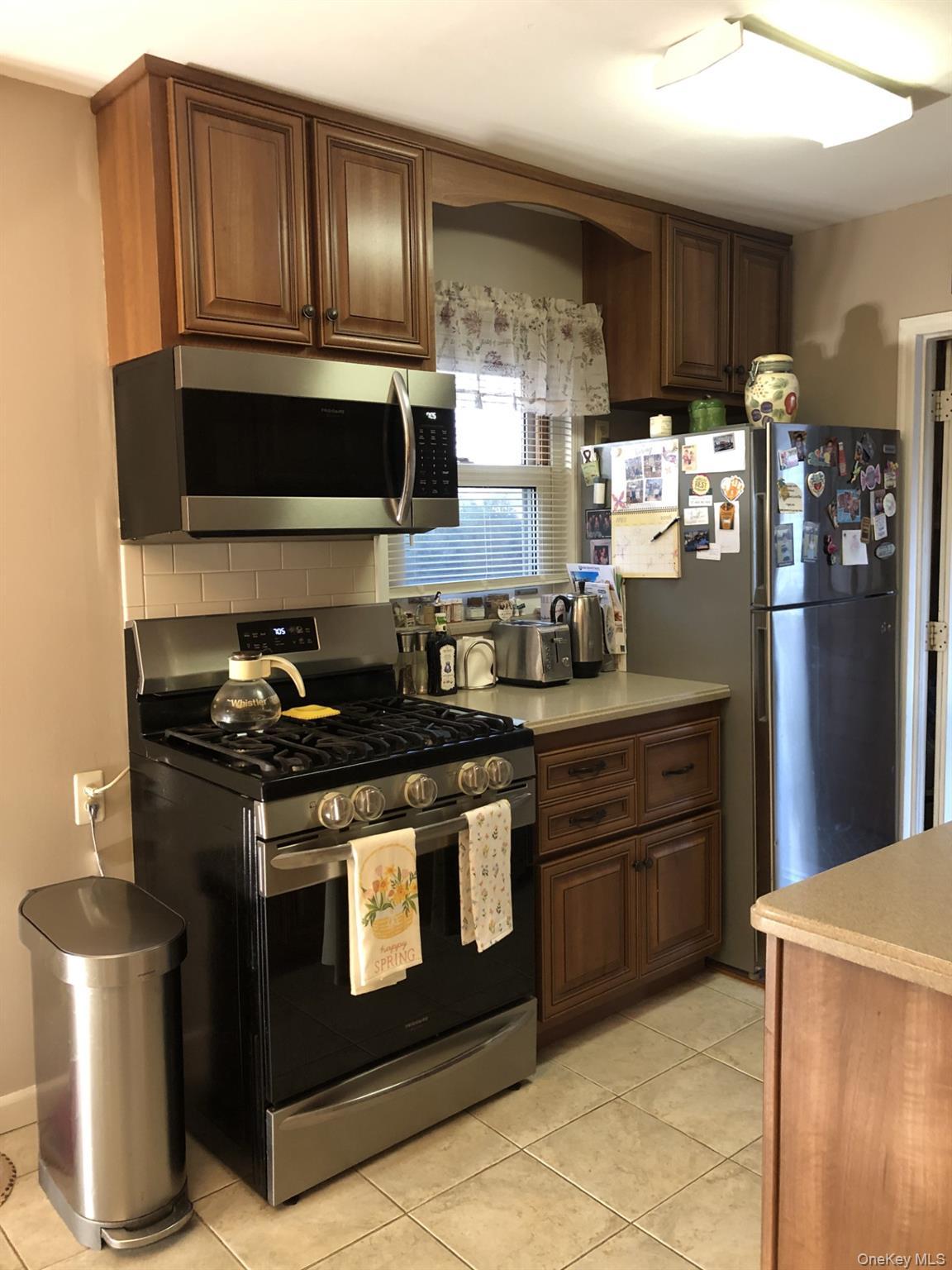 Single Family Hendrickson  Nassau County, NY 11580, MLS-984934-7