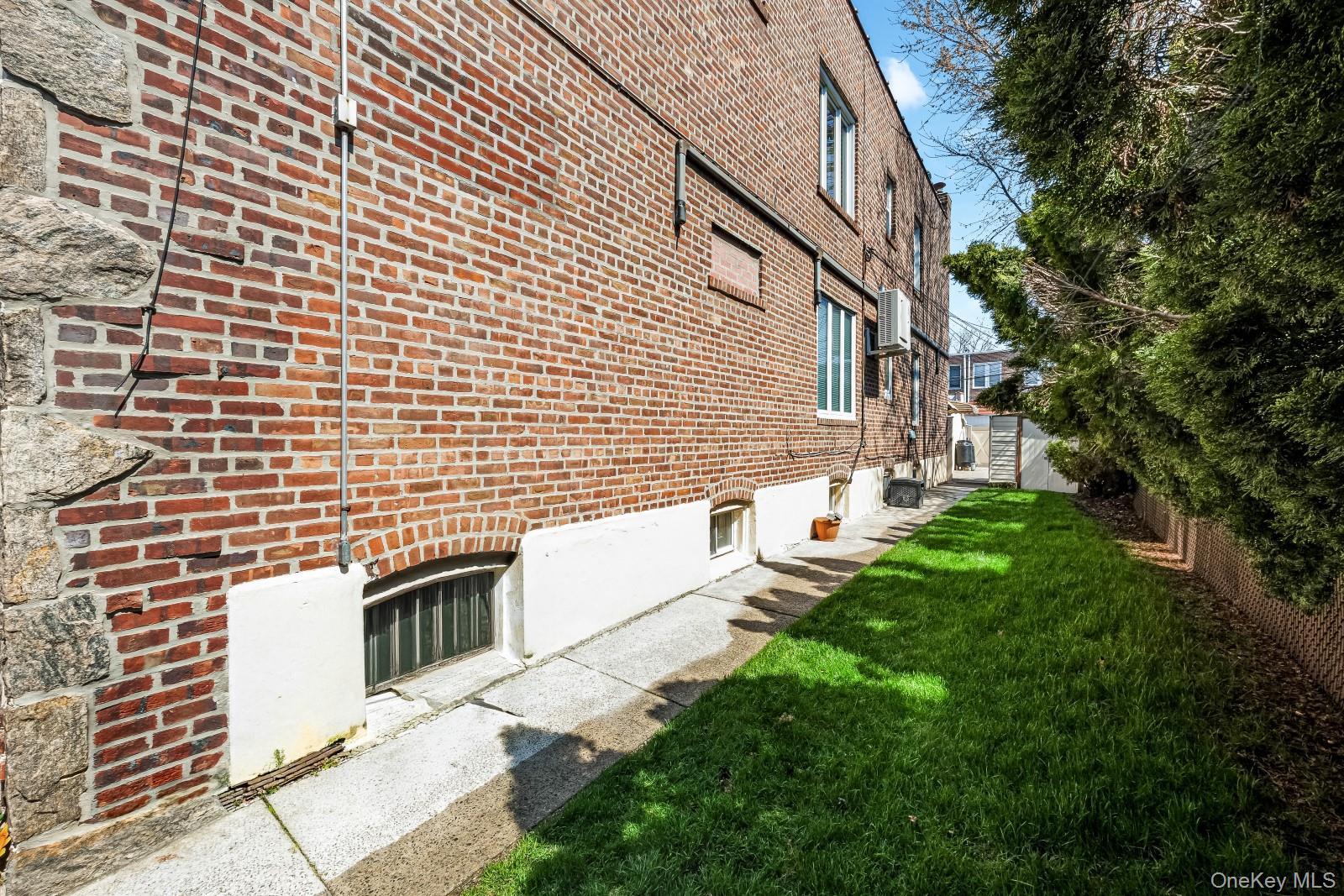 Single Family 83rd Street Queens, NY 11379, MLS-984949-37