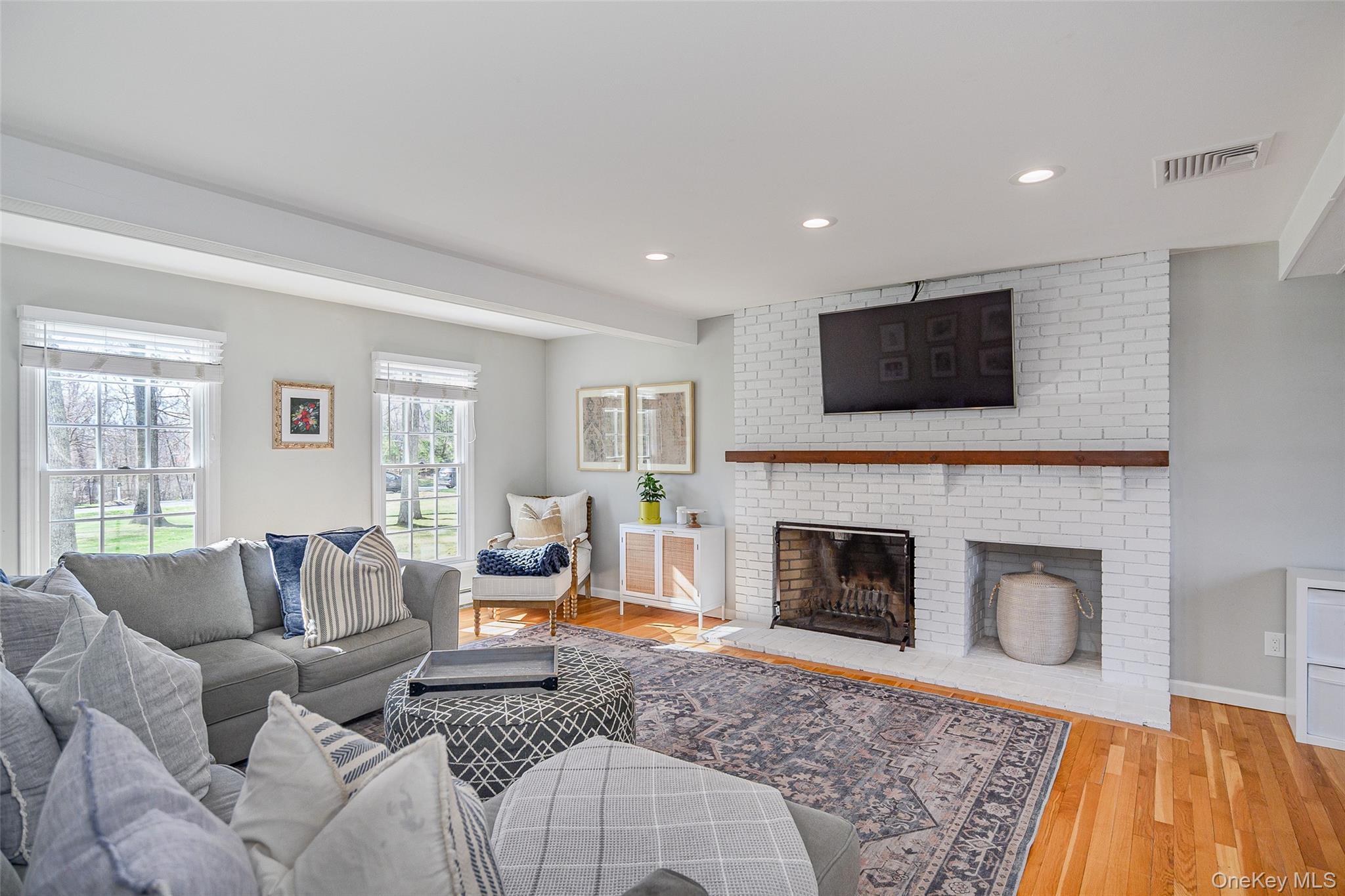 Single Family Timber Mill Connecticut  Out Of Area, NY 06482, MLS-984962-13