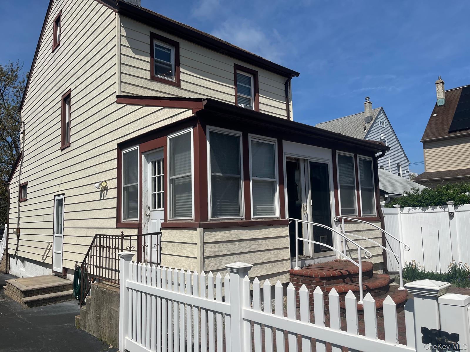 Single Family Carstairs  Nassau County, NY 11581, MLS-984976-3