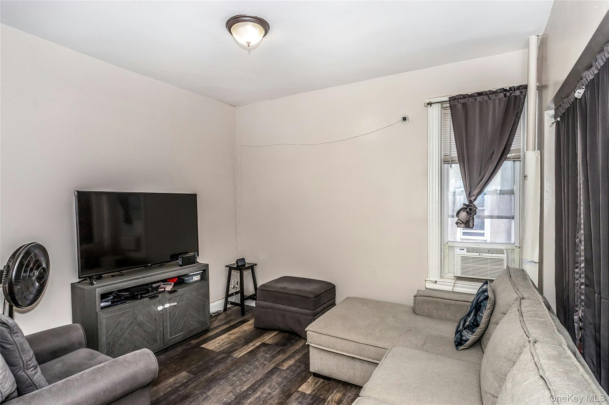 Single Family 64th Queens, NY 11385, MLS-984979-5