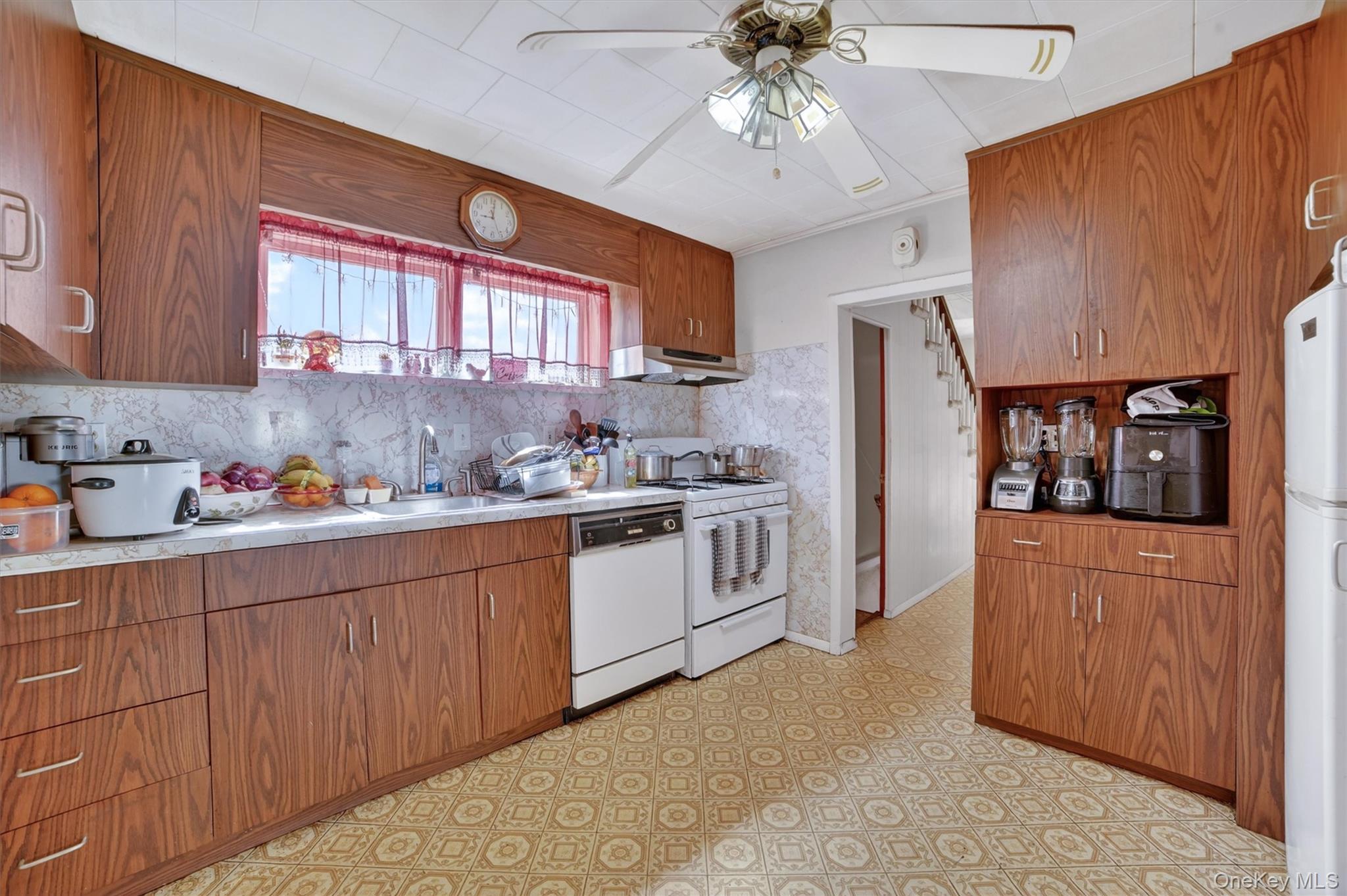 Single Family Terrace  Westchester County, NY 10562, MLS-985026-10