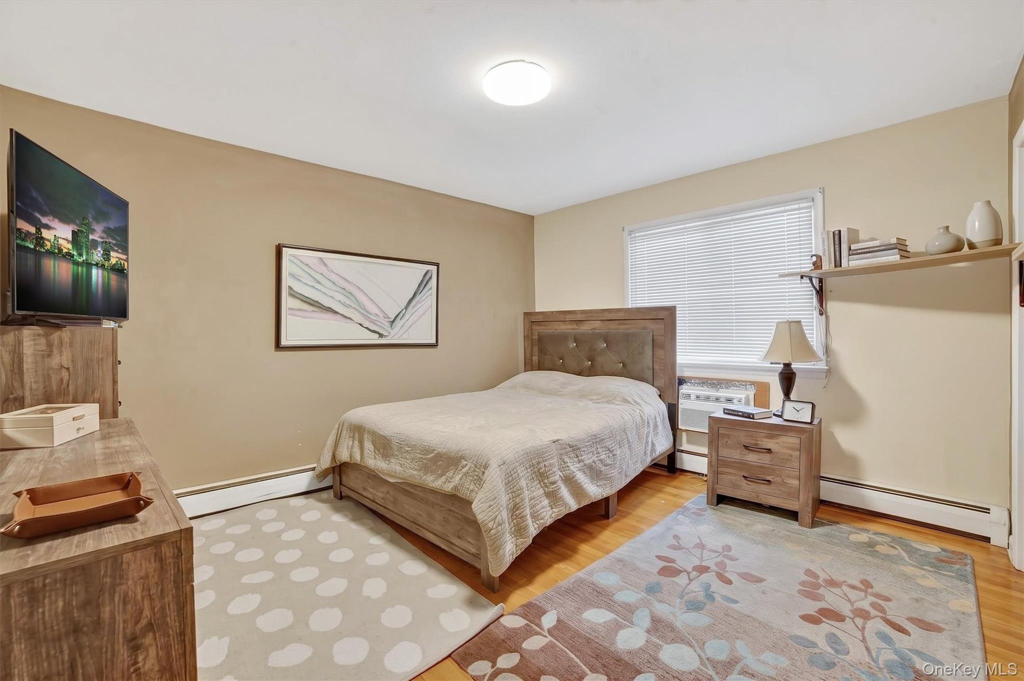 Single Family Terrace  Westchester County, NY 10562, MLS-985026-15