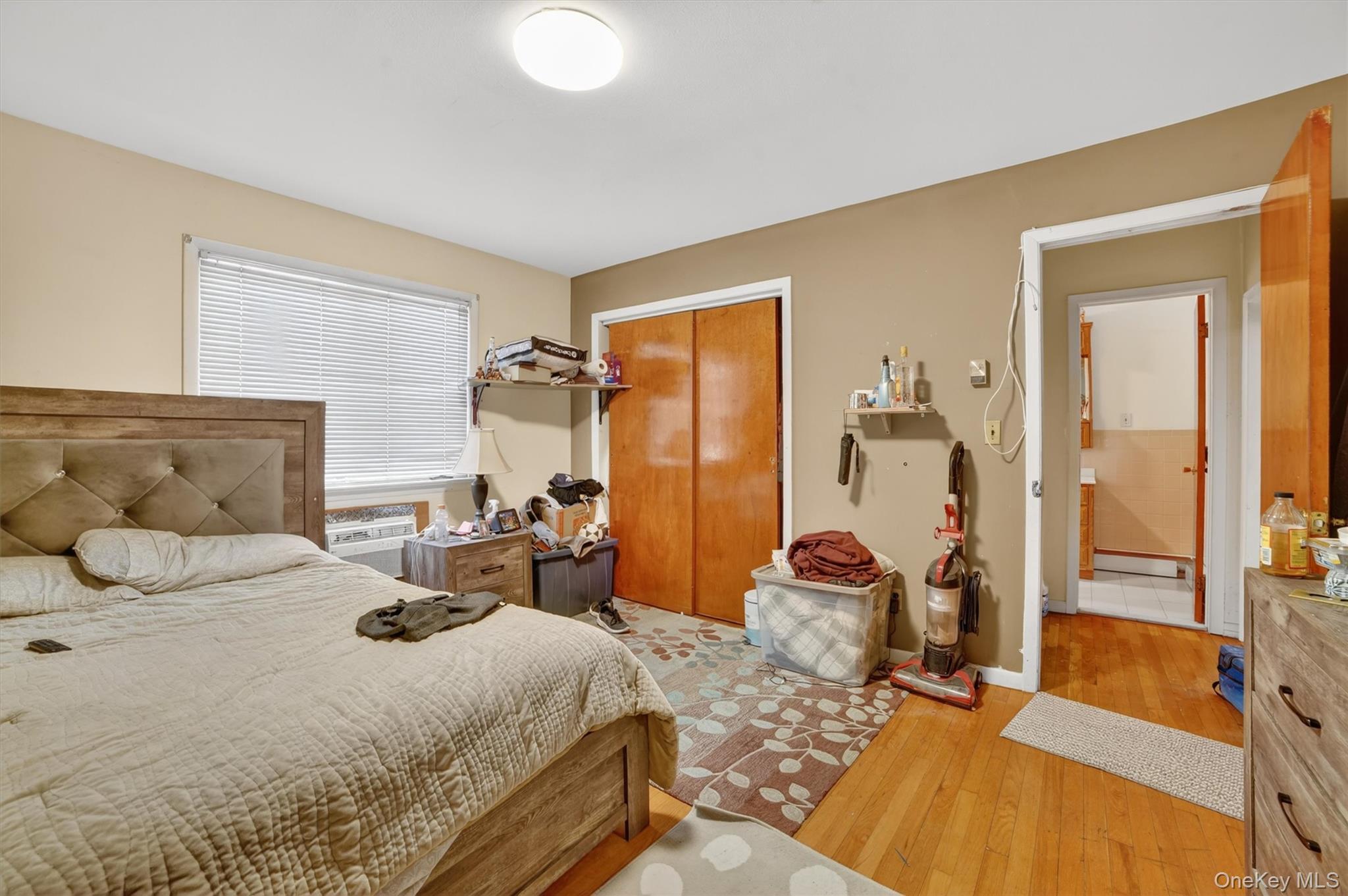 Single Family Terrace  Westchester County, NY 10562, MLS-985026-16