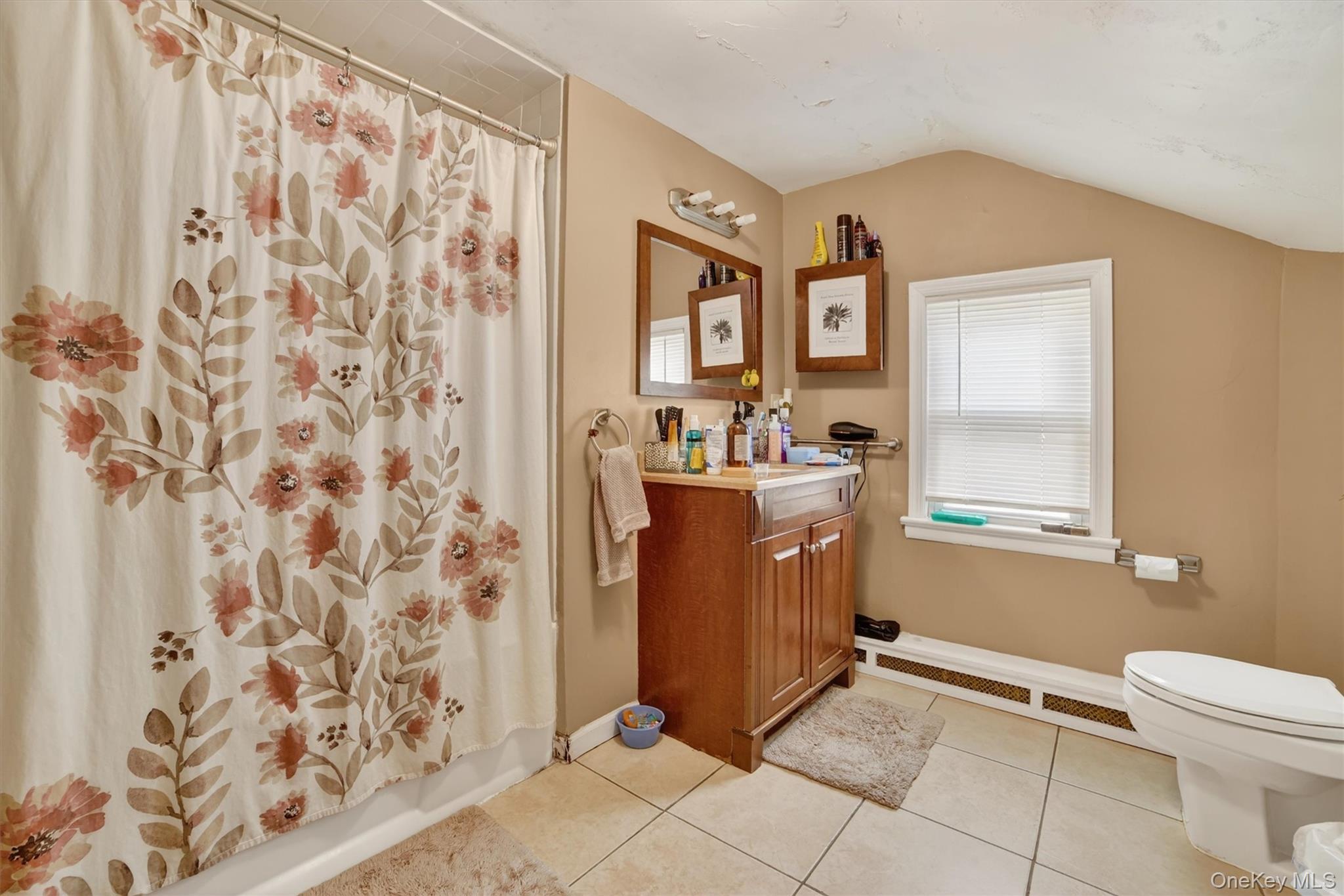 Single Family Terrace  Westchester County, NY 10562, MLS-985026-18