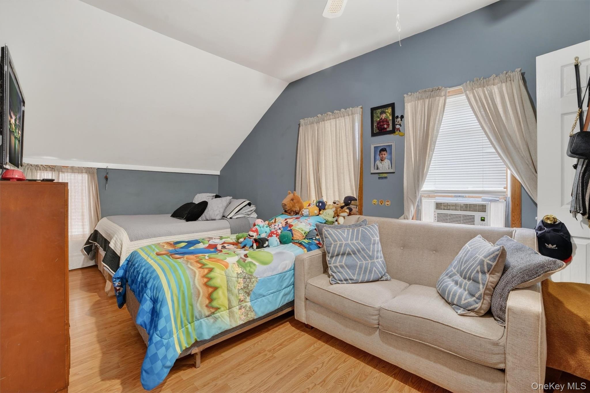 Single Family Terrace  Westchester County, NY 10562, MLS-985026-20
