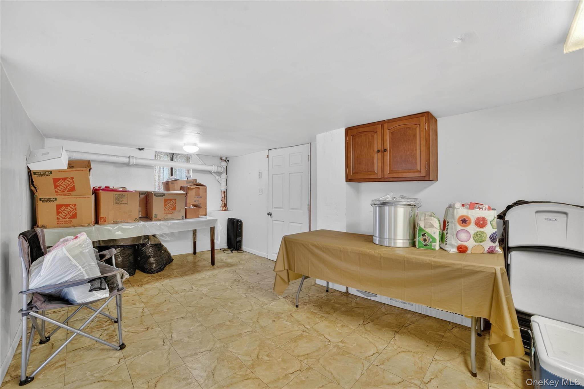 Single Family Terrace  Westchester County, NY 10562, MLS-985026-23