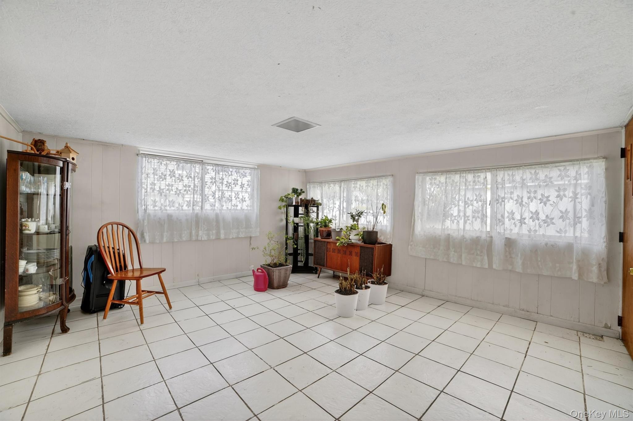 Single Family Terrace  Westchester County, NY 10562, MLS-985026-25