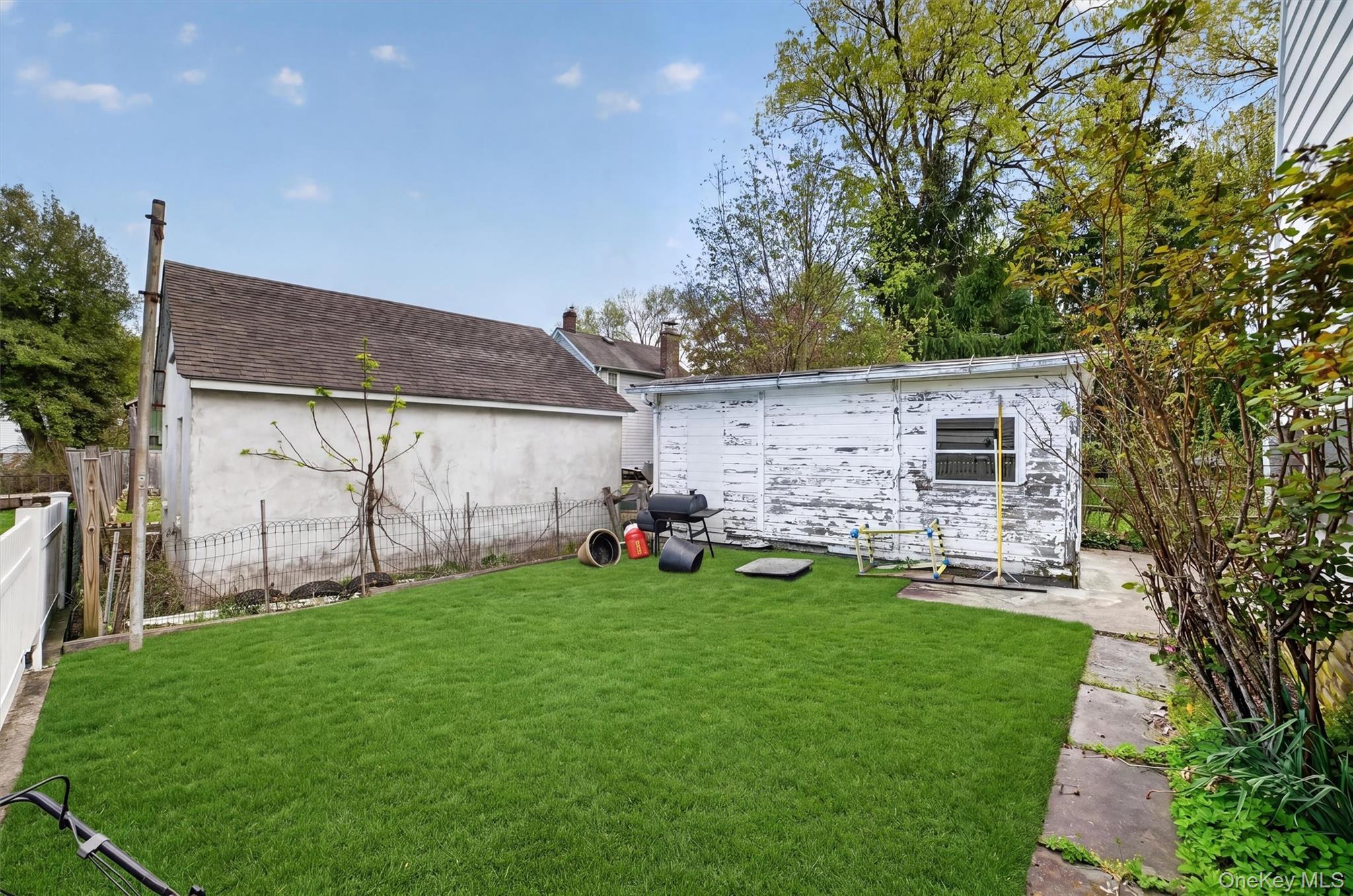 Single Family Terrace  Westchester County, NY 10562, MLS-985026-33