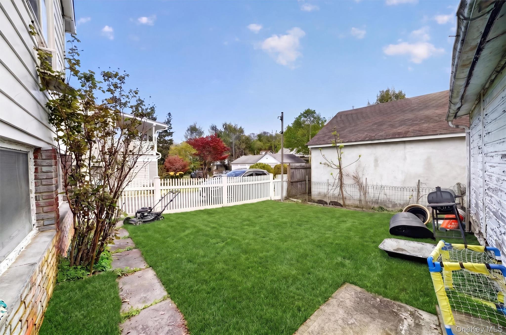 Single Family Terrace  Westchester County, NY 10562, MLS-985026-35