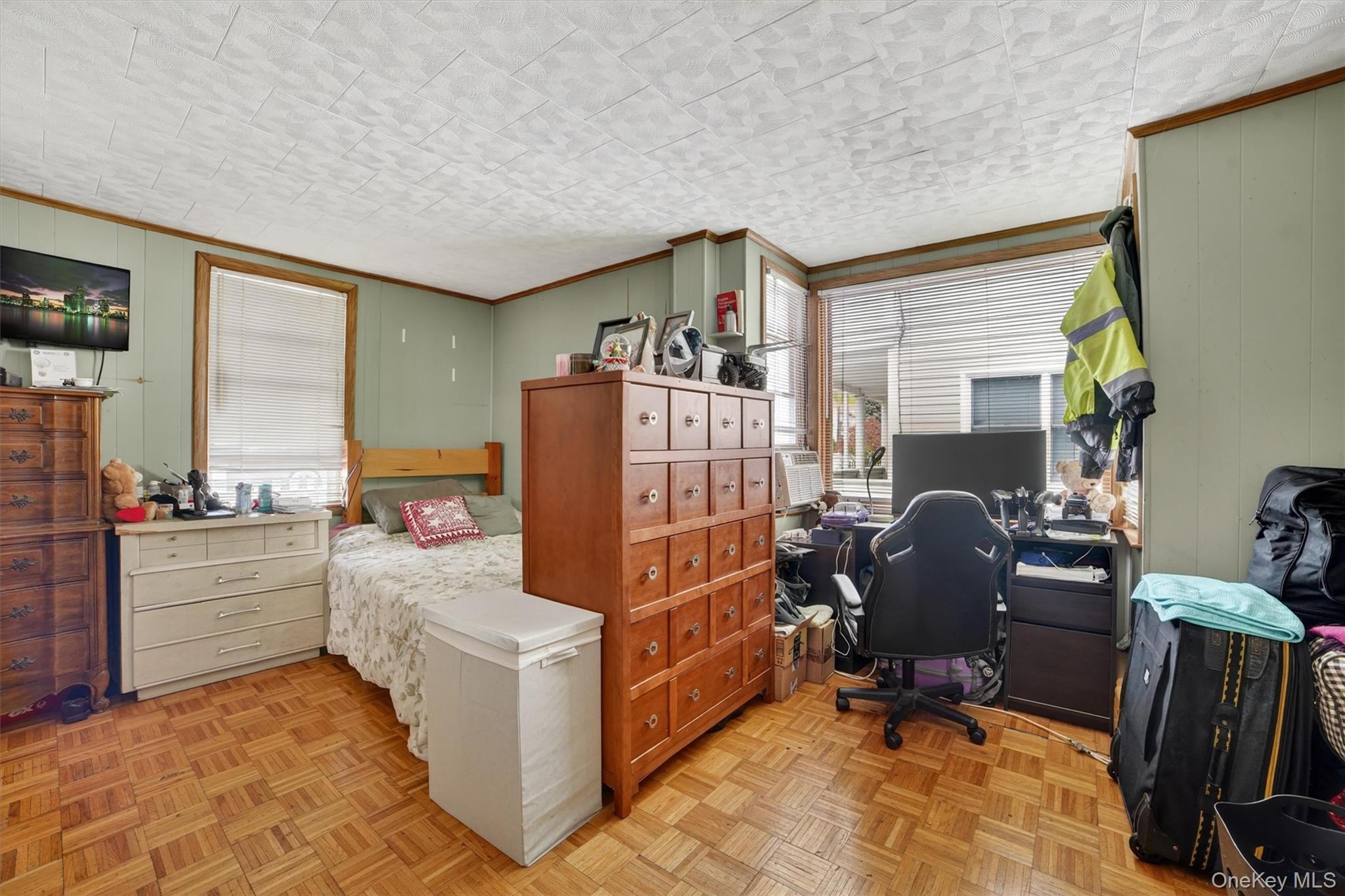 Single Family Terrace  Westchester County, NY 10562, MLS-985026-8