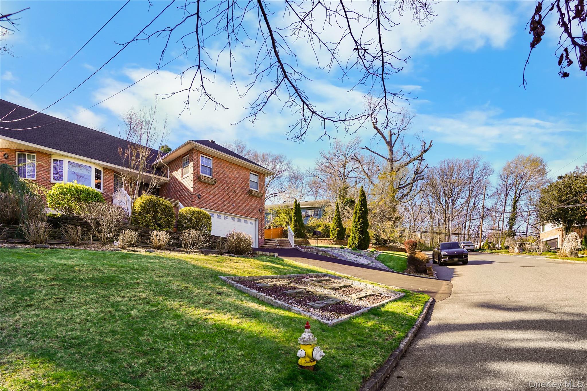 Single Family Oakdale Road  Nassau County, NY 11577, MLS-985048-21