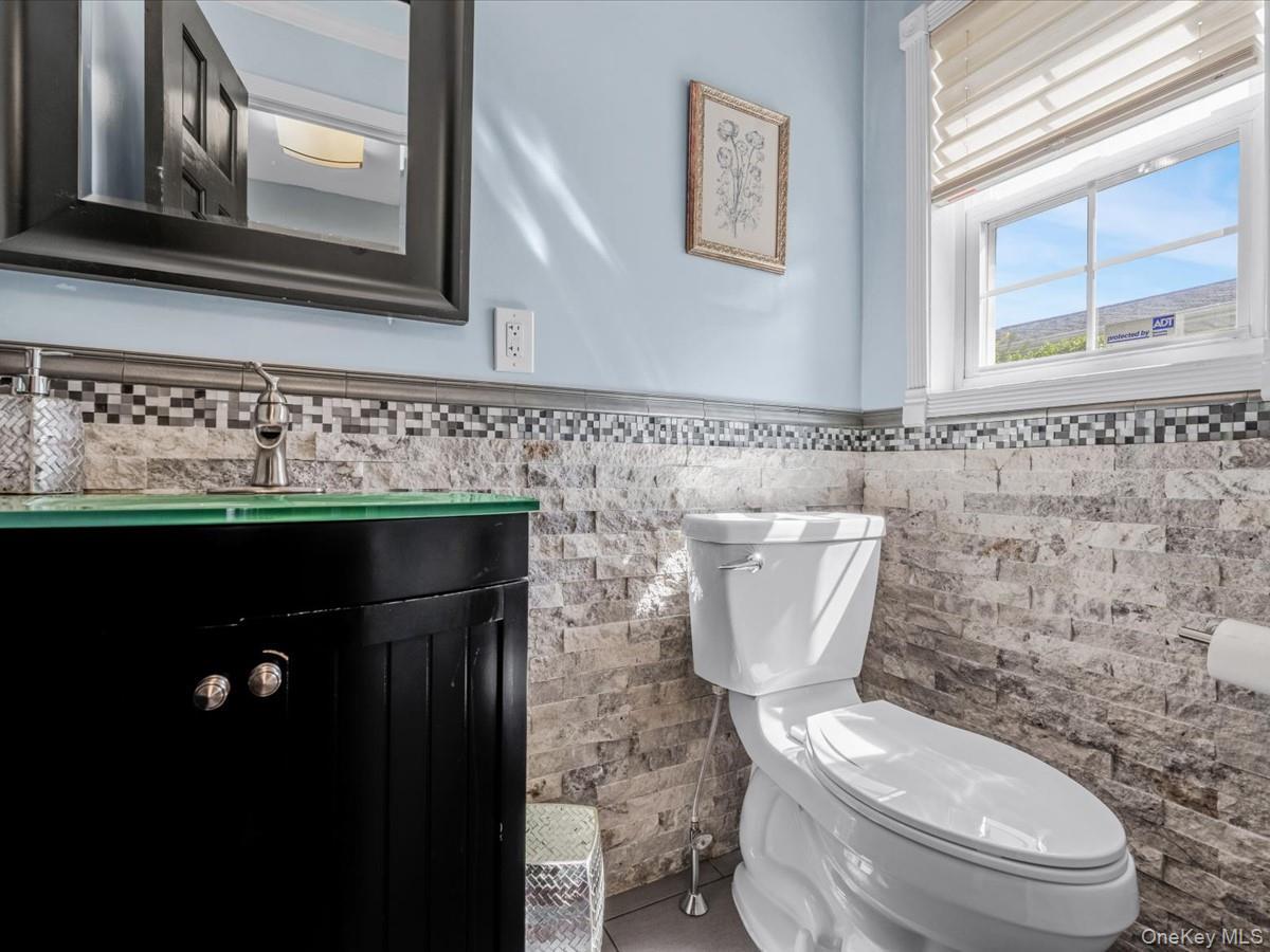 Single Family Floral  Nassau County, NY 11714, MLS-985056-13