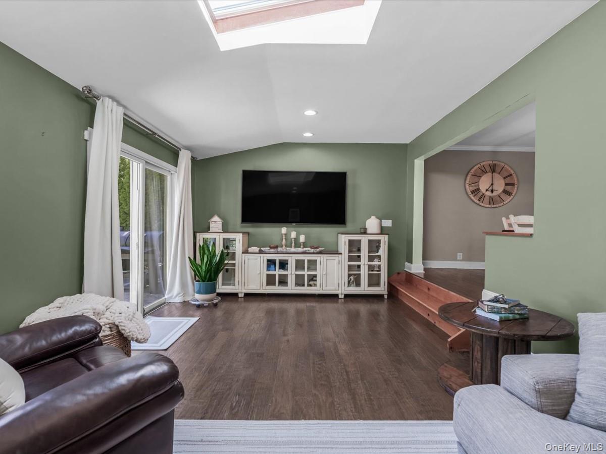 Single Family Floral  Nassau County, NY 11714, MLS-985056-16