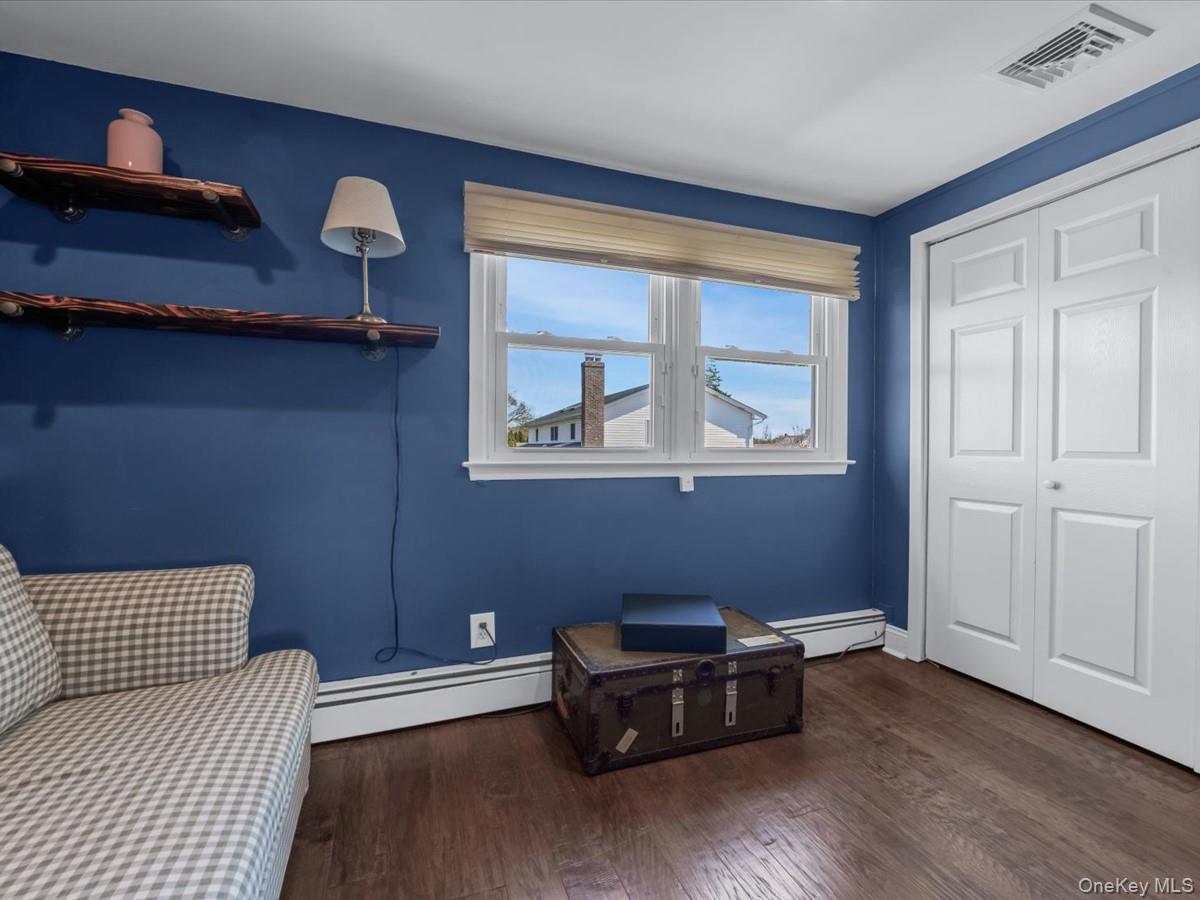 Single Family Floral  Nassau County, NY 11714, MLS-985056-20