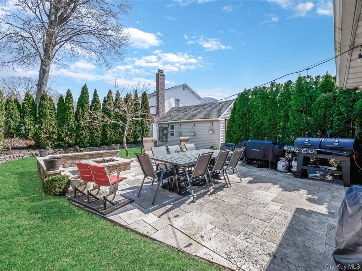 Single Family Floral  Nassau County, NY 11714, MLS-985056-23